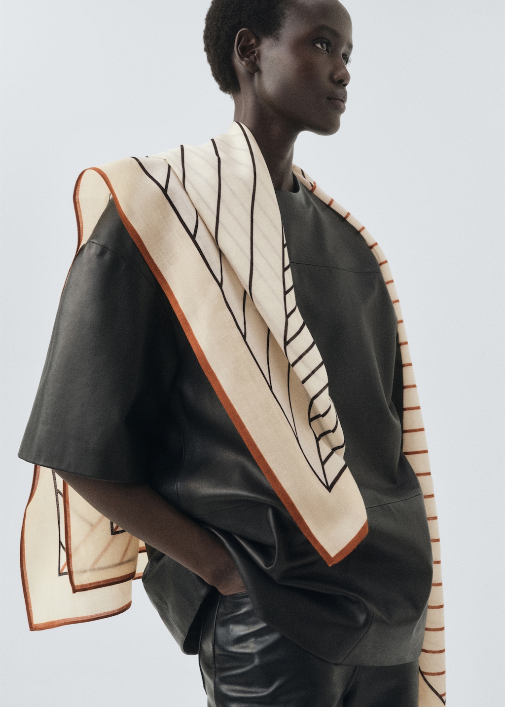 100% wool geometric-print foulard