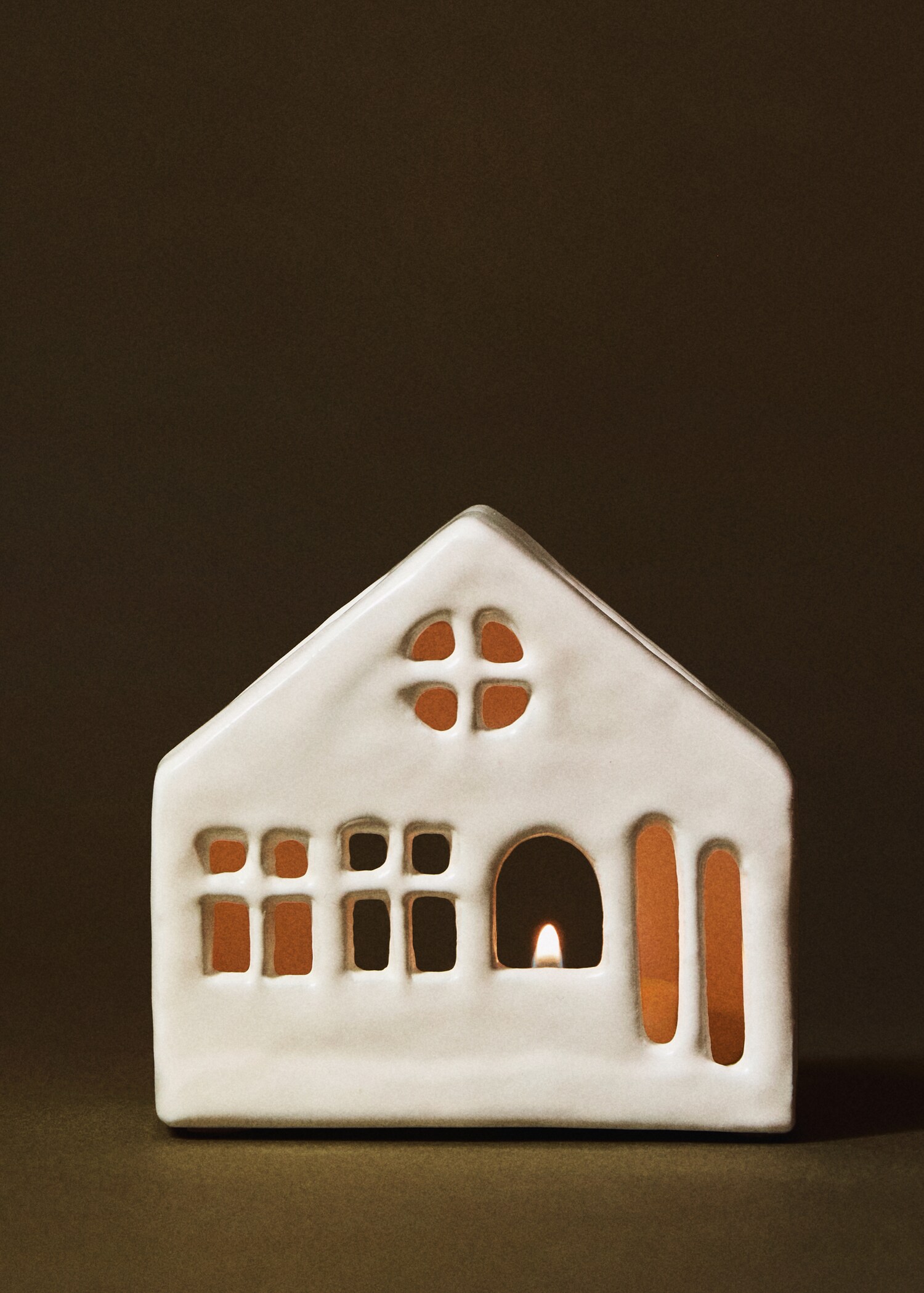 Low ceramic house candle holder - General plane