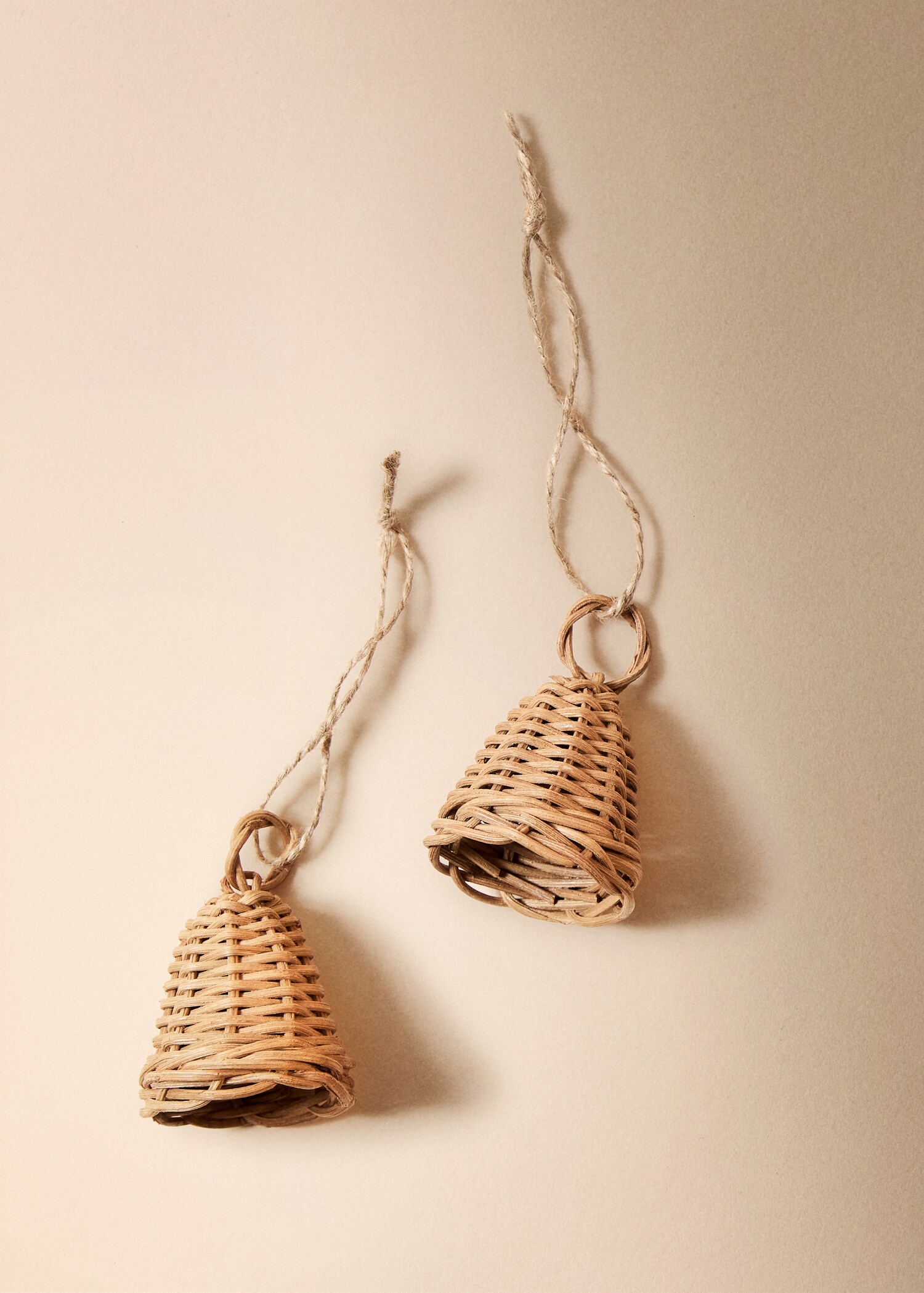 Baumschmuck im Glockendesign aus Rattan - Allgemeine Ansicht