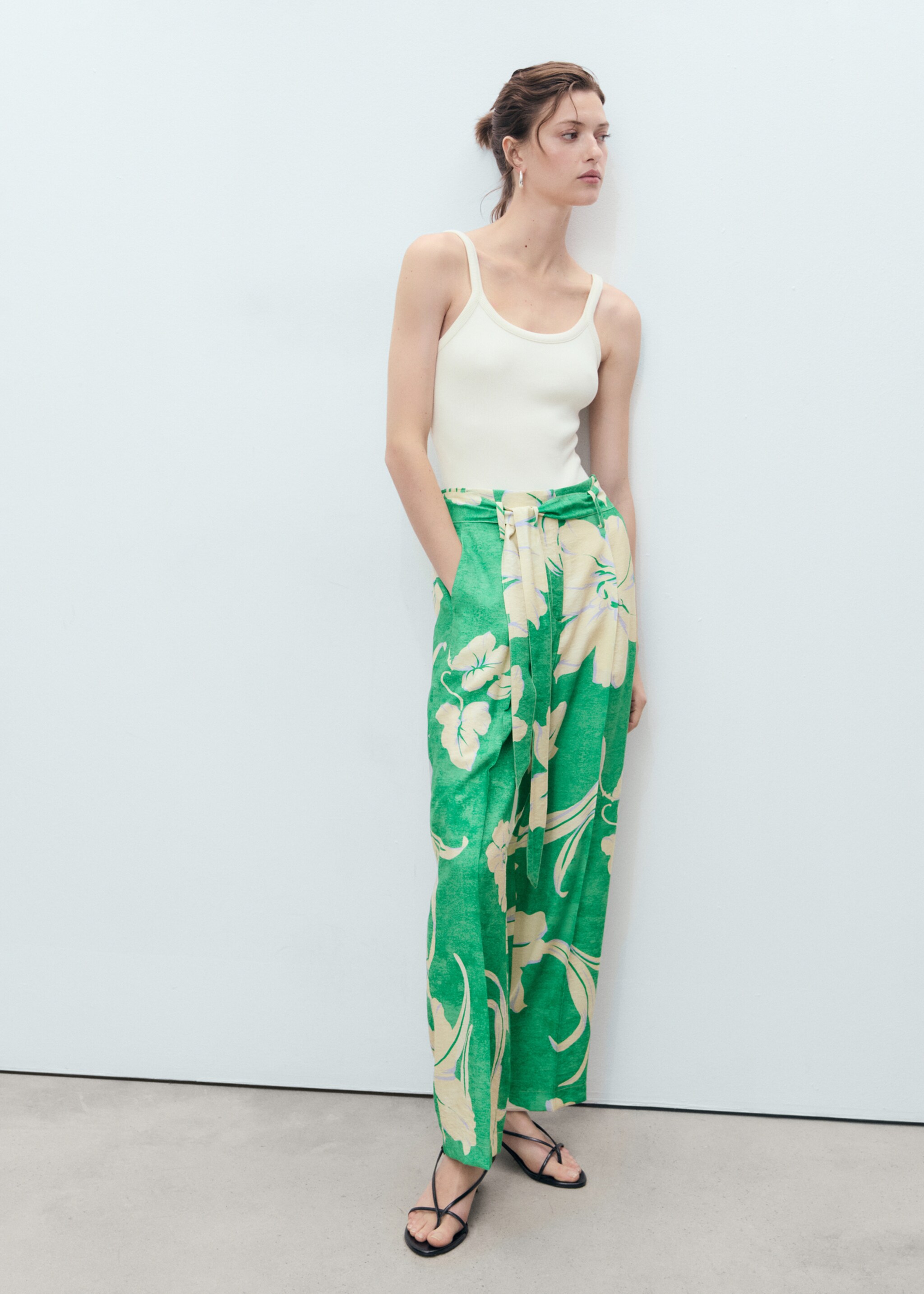 Printed trousers with belt - General plane