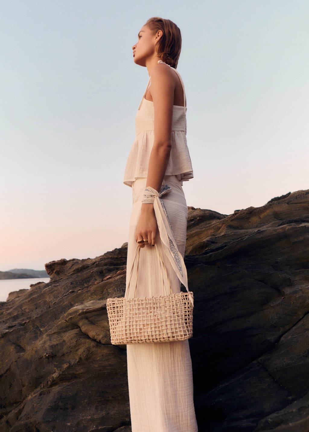 Medium braided shoulder bag - image 4