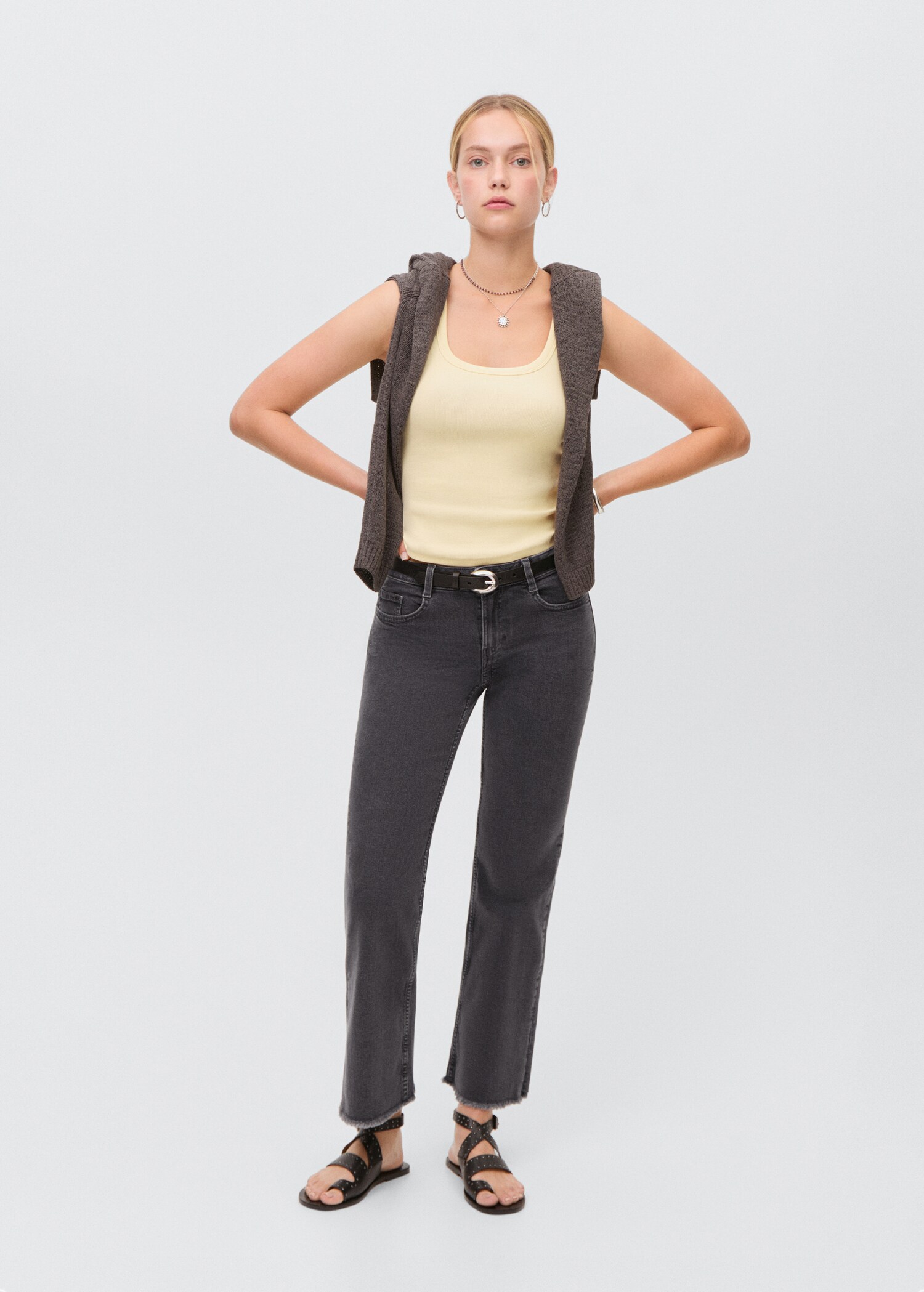 Frayed low-rise skinny jeans - General plane