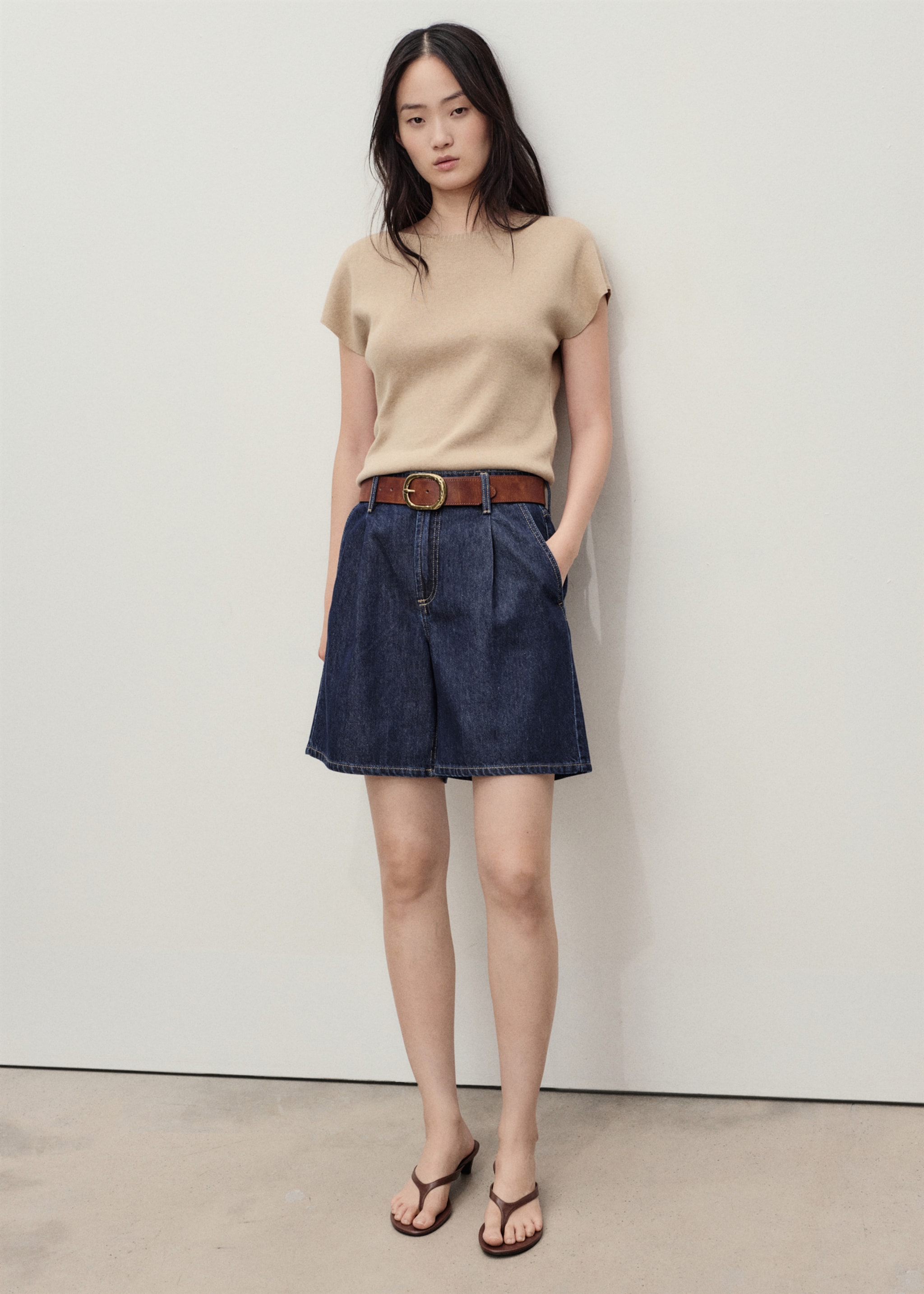 Denim-Bermudas mit mittlerer Bundhöhe und Abnähern - Allgemeine Ansicht