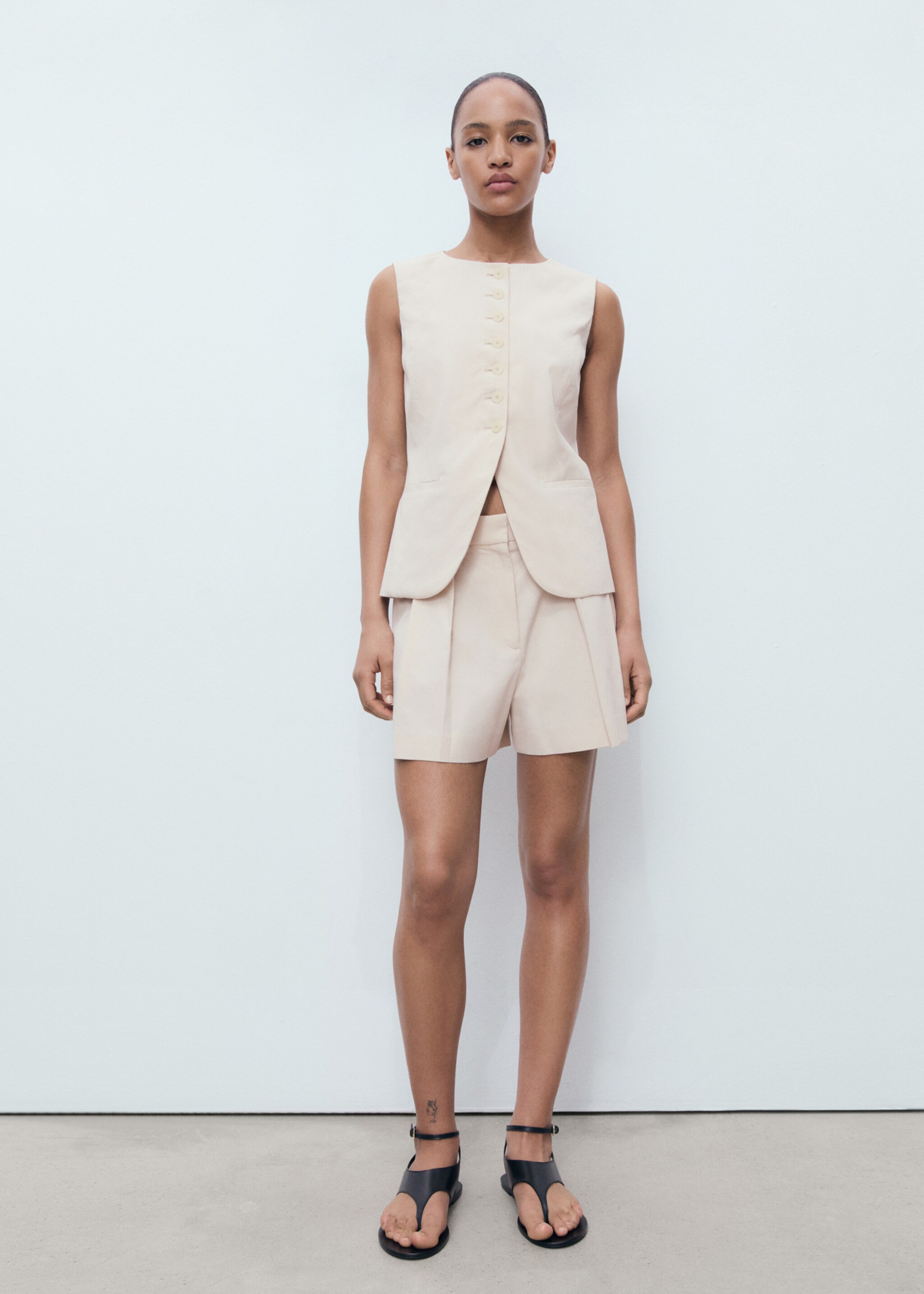 Pleated suit shorts - General plane