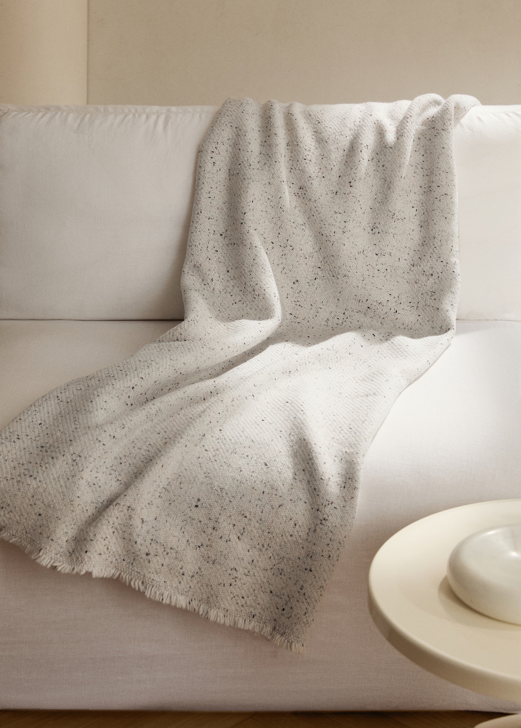 Melange knitted blanket