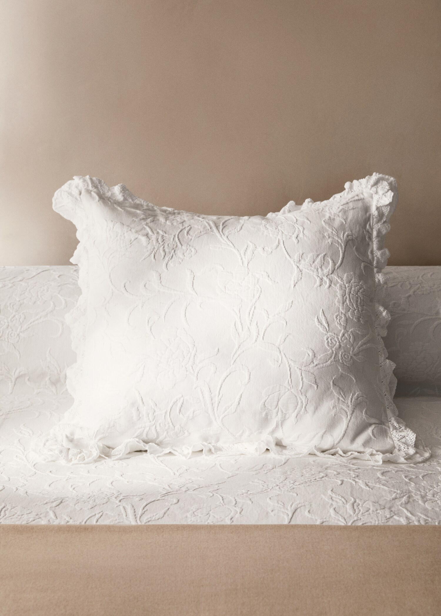 Jacquard cotton floral pillowcase 50x50 cm - General plane