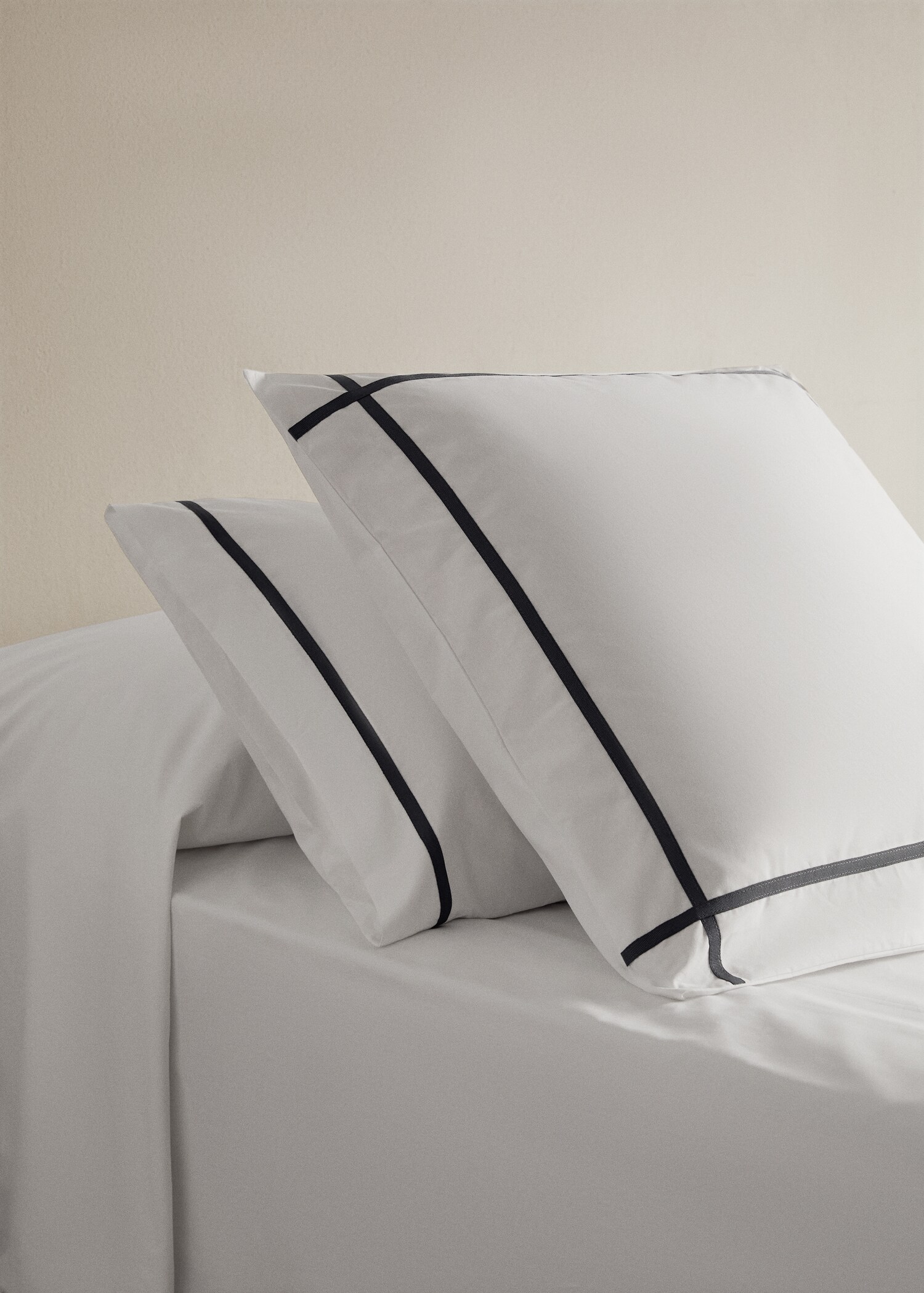 Set of pillow c ros - General plane