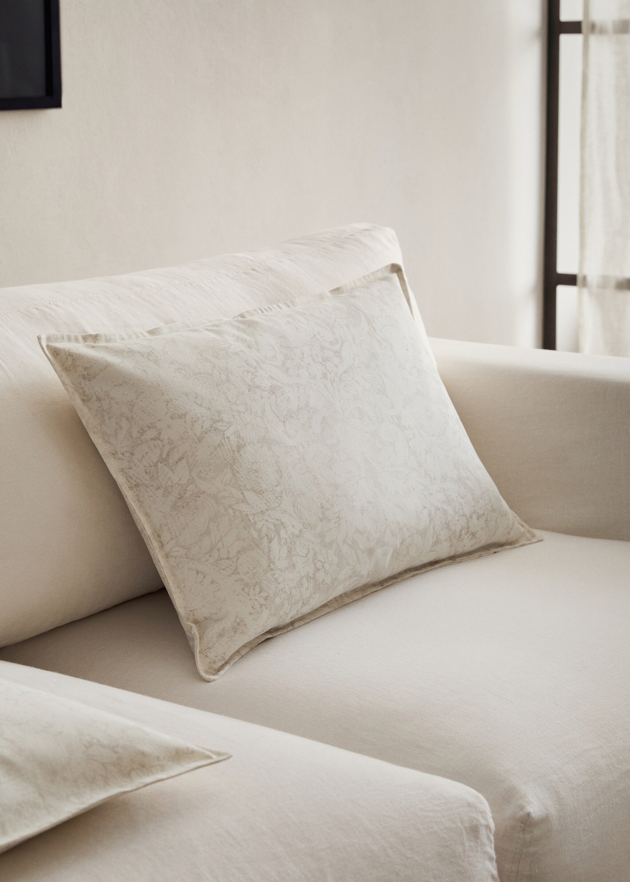 Cotton canvas floral-print cushion cover 40x60 cm - General plane, Light/Pastel Brown. Ref: 17041585-00.