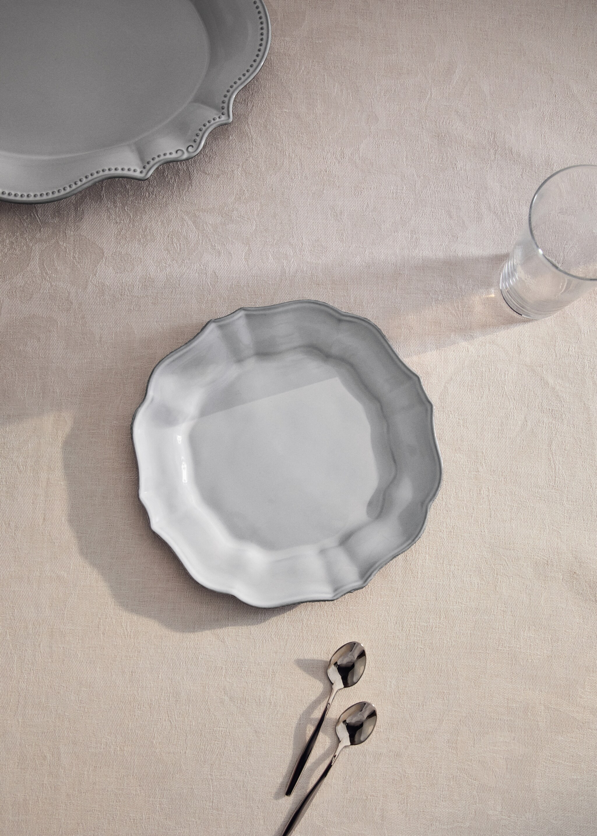 Recycled stoneware dessert plate - General plane, Light/Pastel Grey. Ref: 17042035-00.