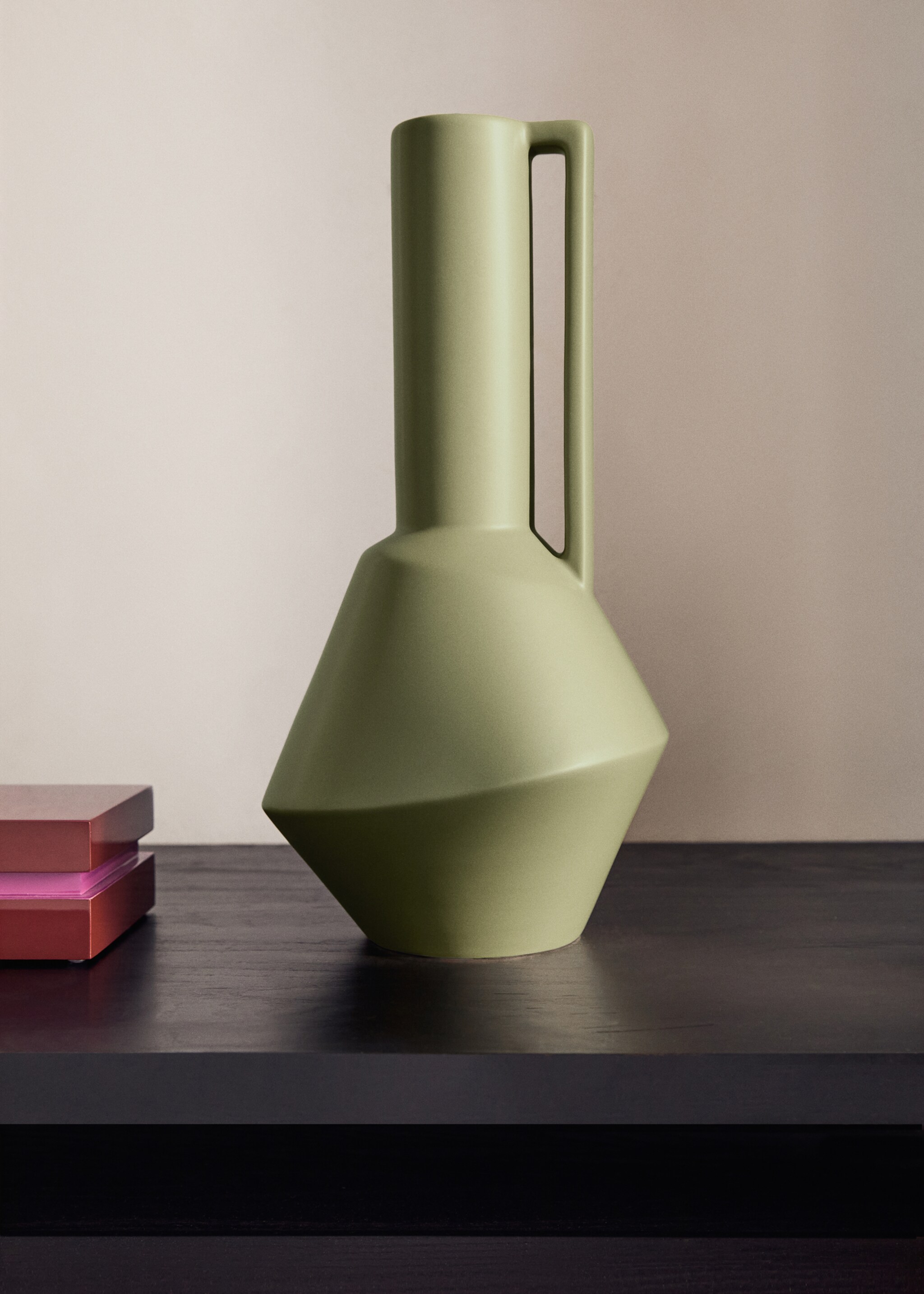 Earthenware vase with handle - General plane, Green. Ref: 17042040-00.