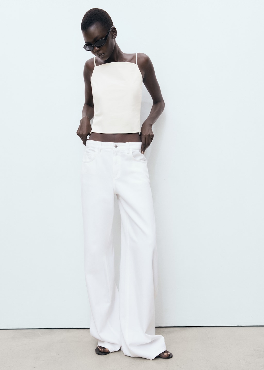Low-rise wide leg jeans - image 2