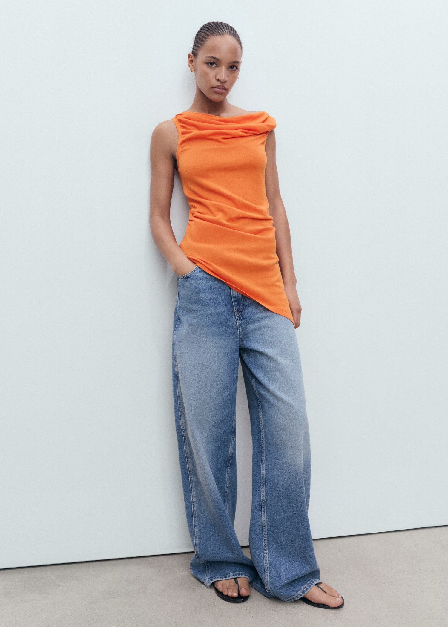 Draped knit top - General plane
