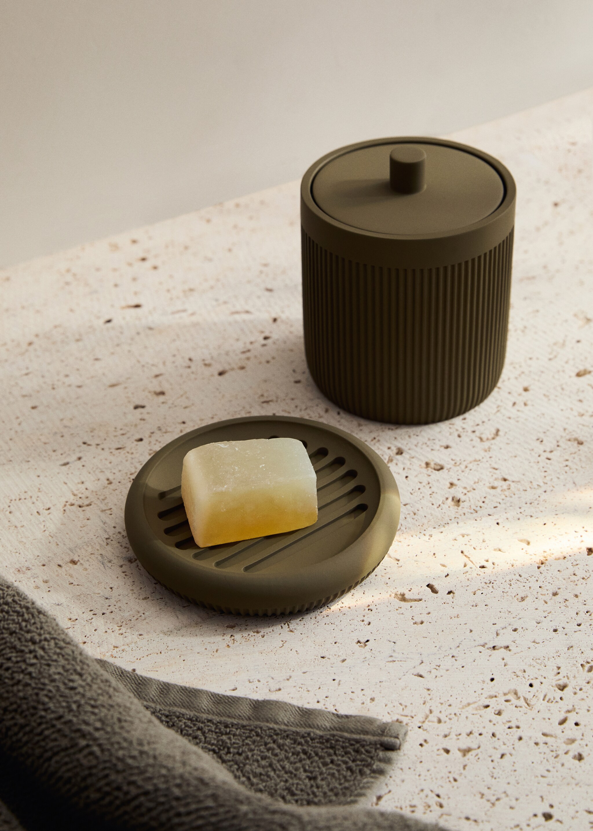 Resin soap dish - General plane