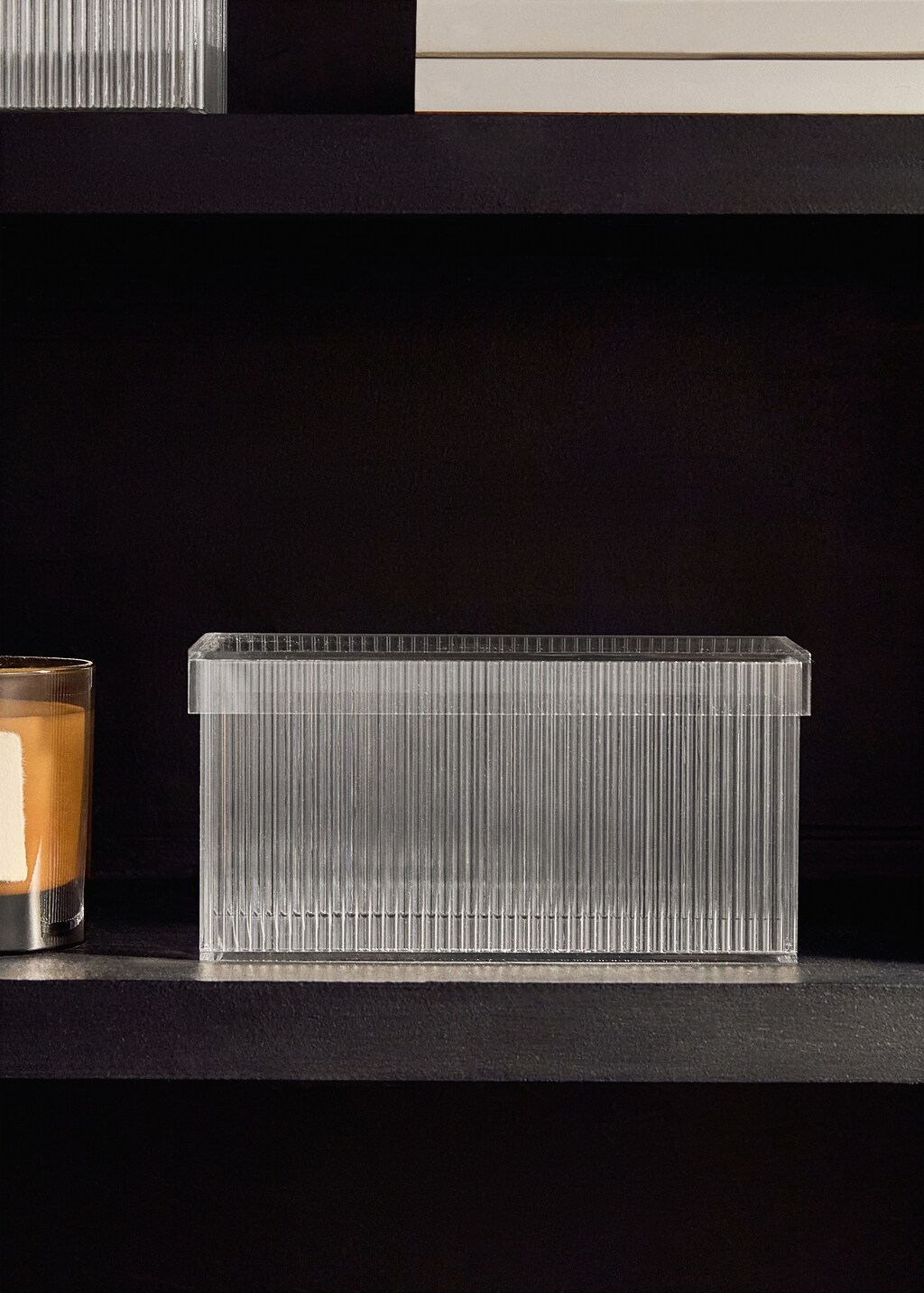 Medium transparent box