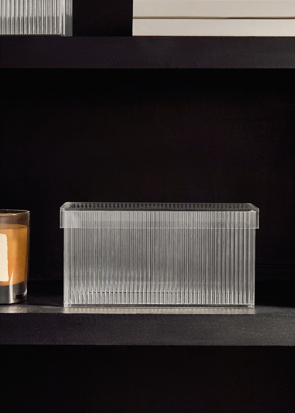 Medium transparent box