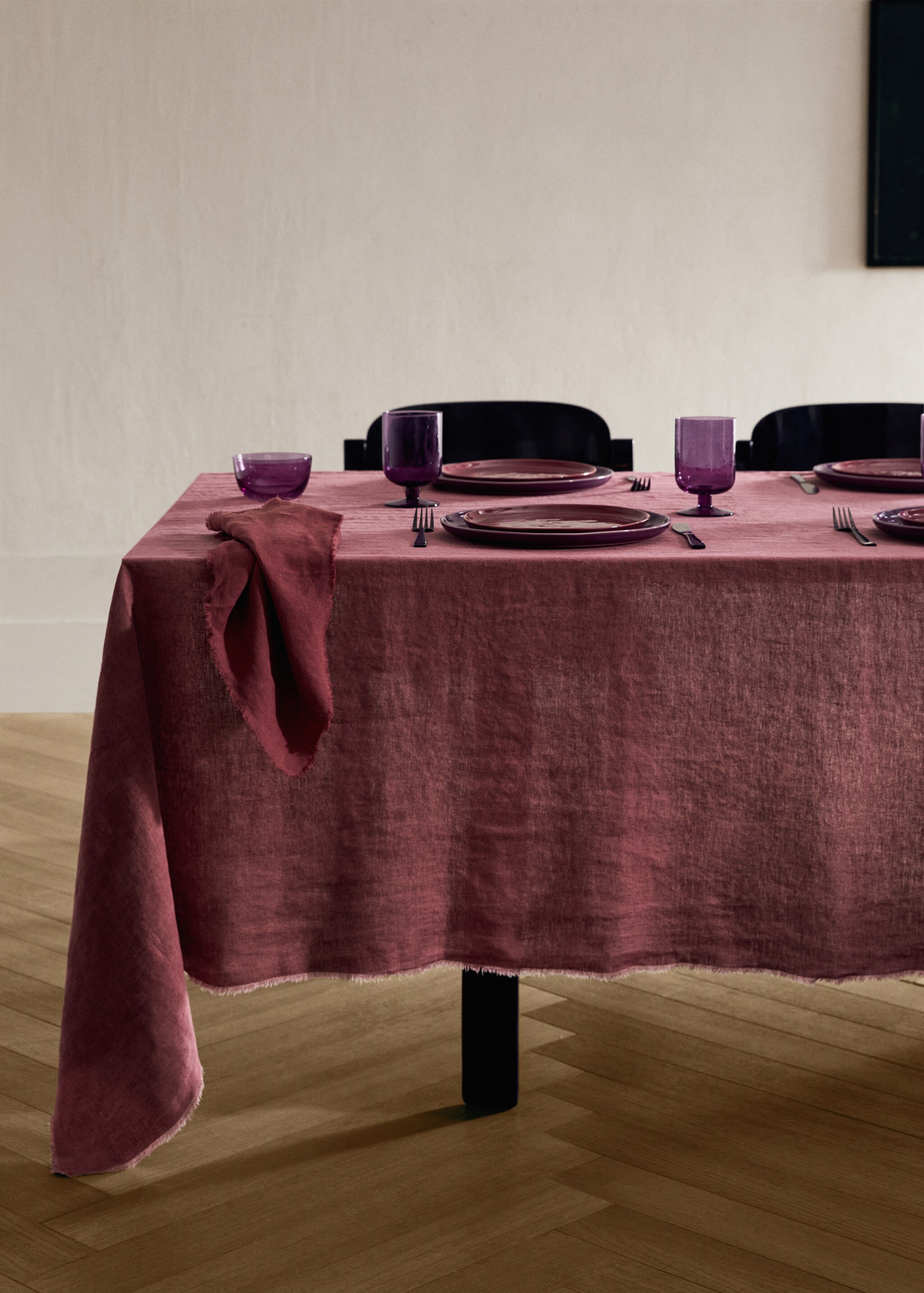 Linen tablecloth with frayed edges for 6-8 diners - General plane, Burnt Orange. Ref: 17043323-00.
