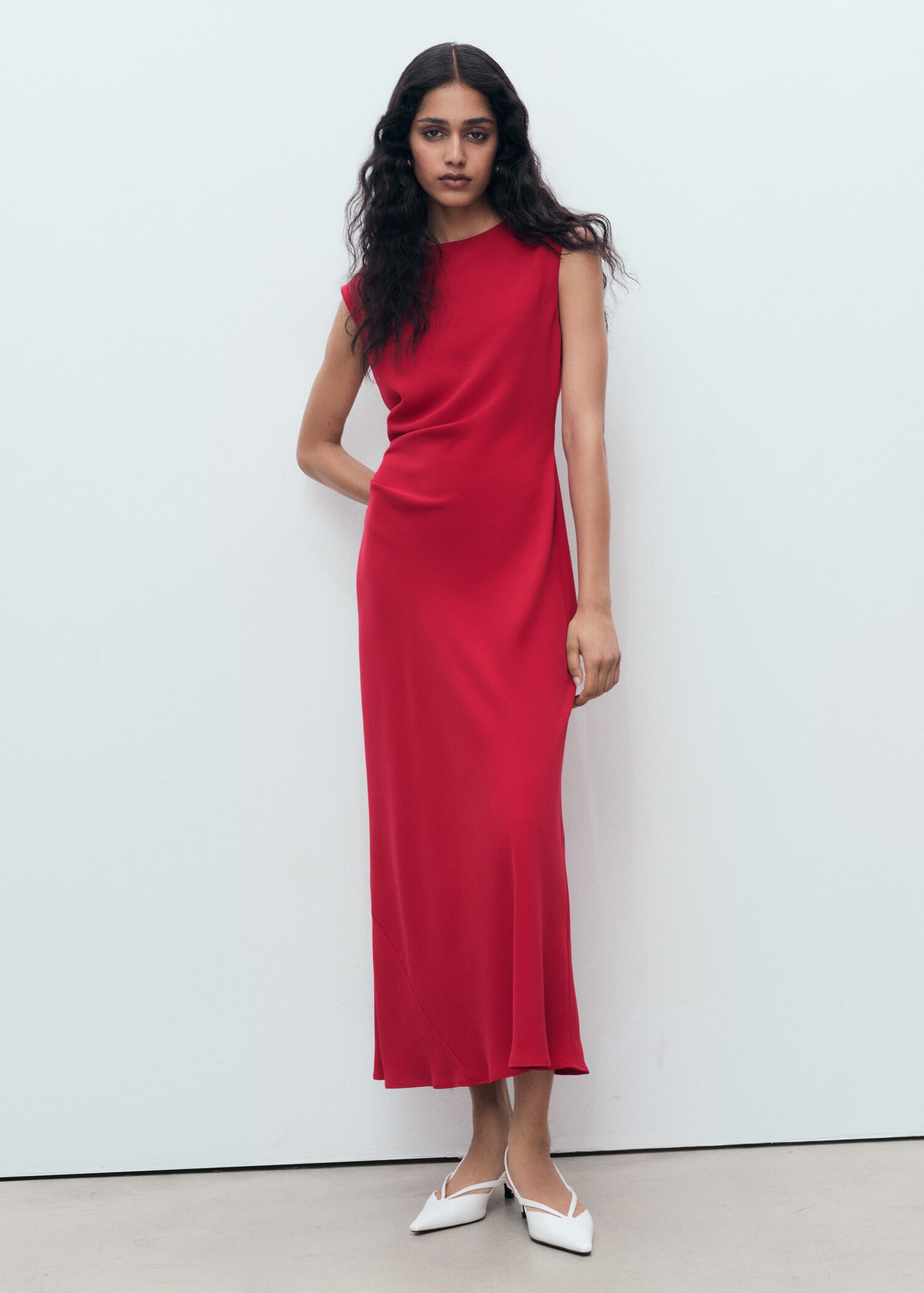 Vestido midi fruncido - Plano general