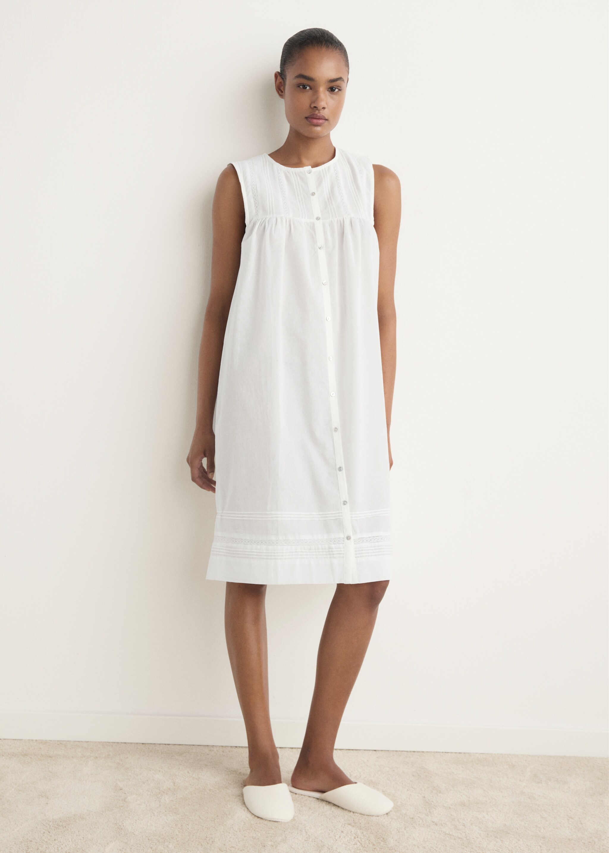 Cotton nightgown with lace detail - General plane, White. Ref: 17044133-00.