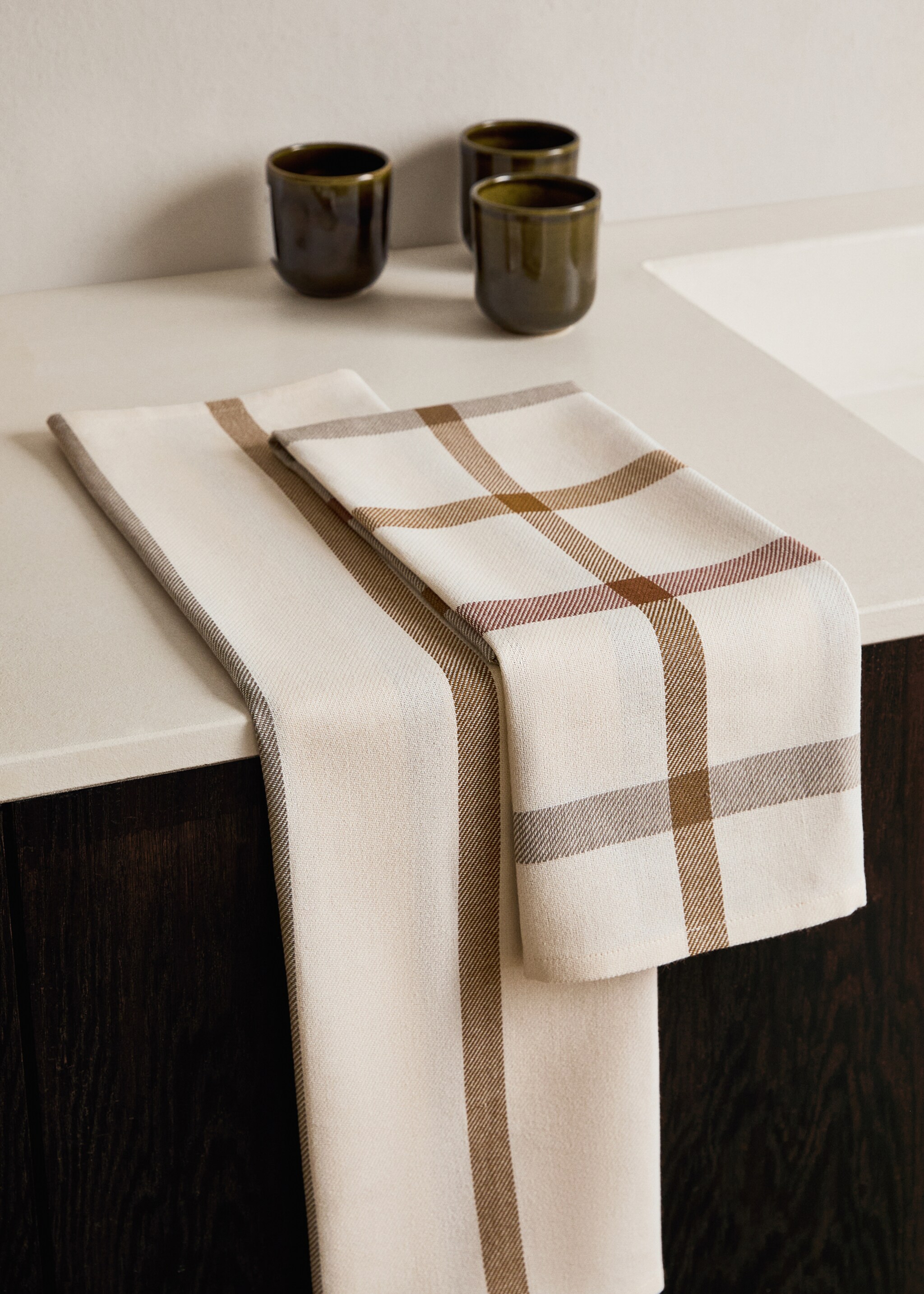 Striped tea towel - General plane, Medium Brown. Ref: 17044134-00.