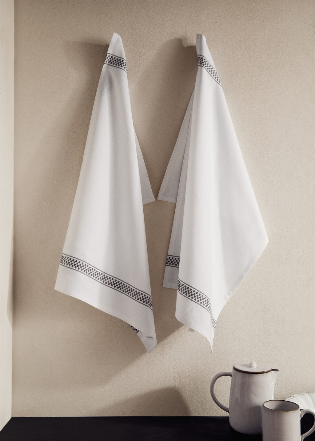 Cotton kitchen towels with details
