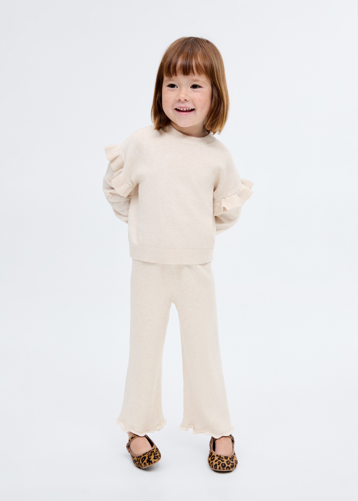 Ruffle knitted sweater - General plane