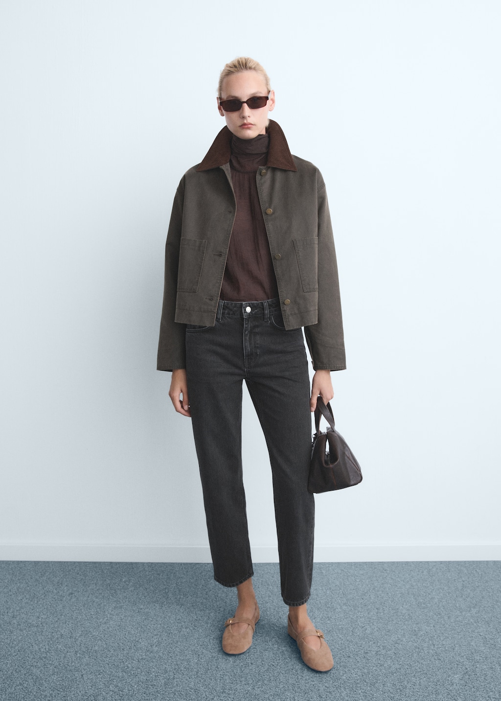 Slim-fit high-waist jeans