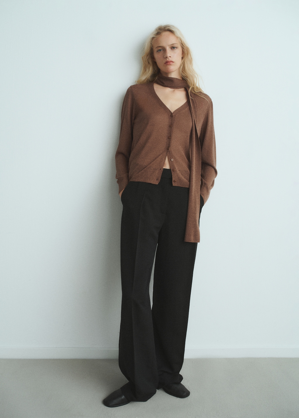 Fine-knit cardigan with foulard