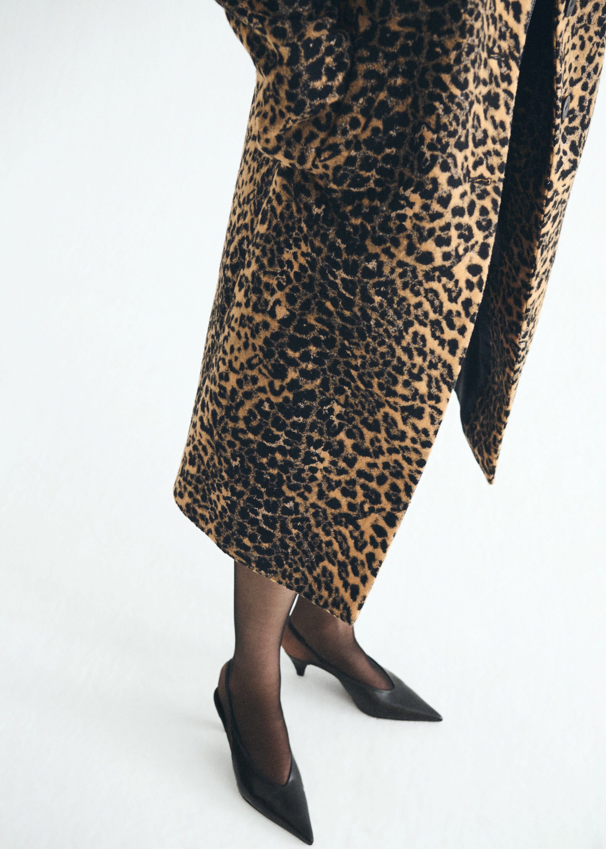 Kitten-heel leather shoes - General plane, Black. Ref: 17046000-00.
