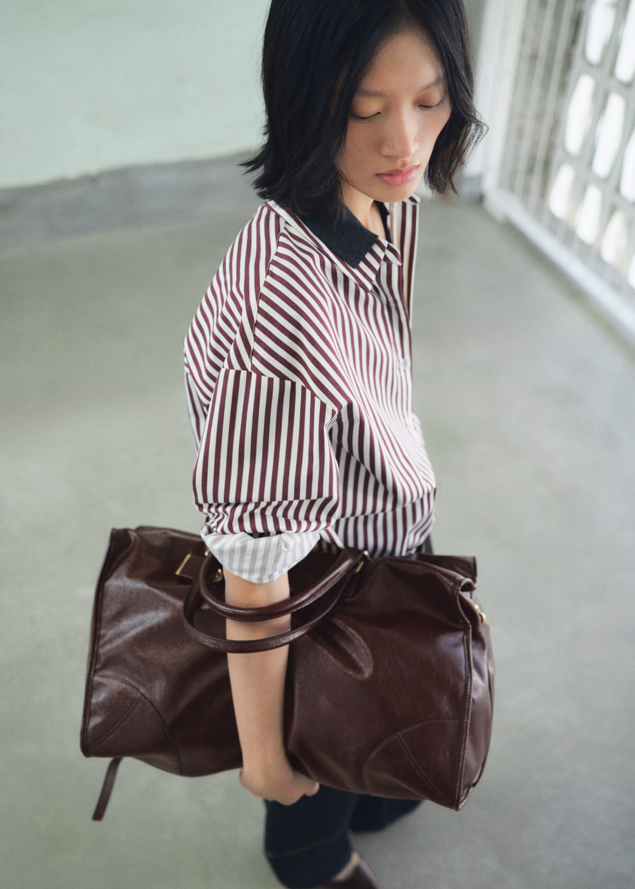Maxi rectangular handbag with handles - General plane, Chocolate. Ref: 17046352-00.