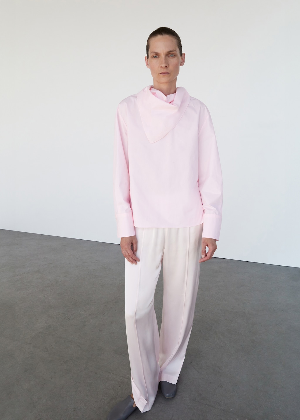 〔新品〕MANOF SIDE LINE SPORTS SATIN PANTS SIDE LINE SATIN PANTS（その他パンツ）｜MANOF（マノフ）の
