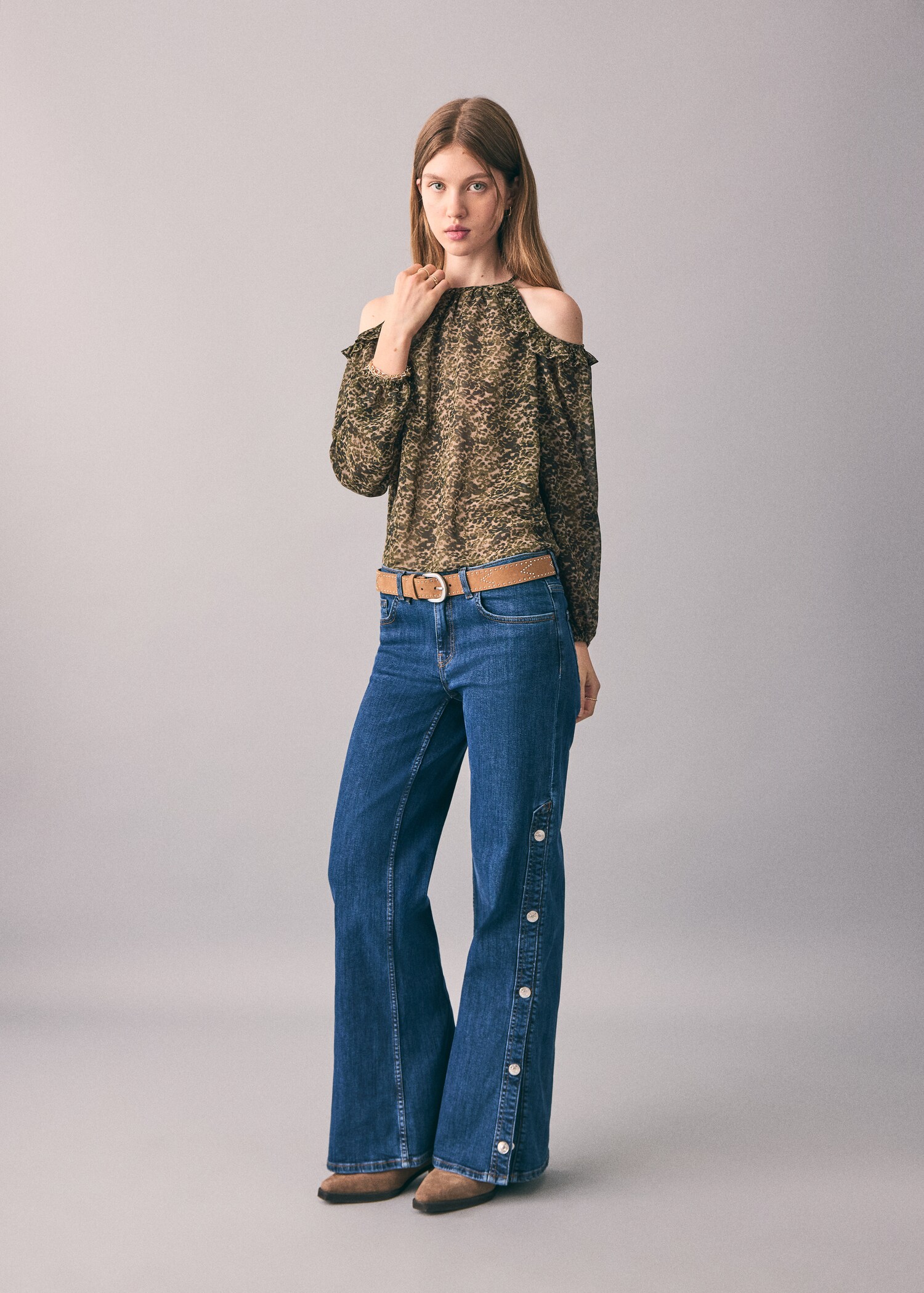 Printed blouse with cut-out - General plane