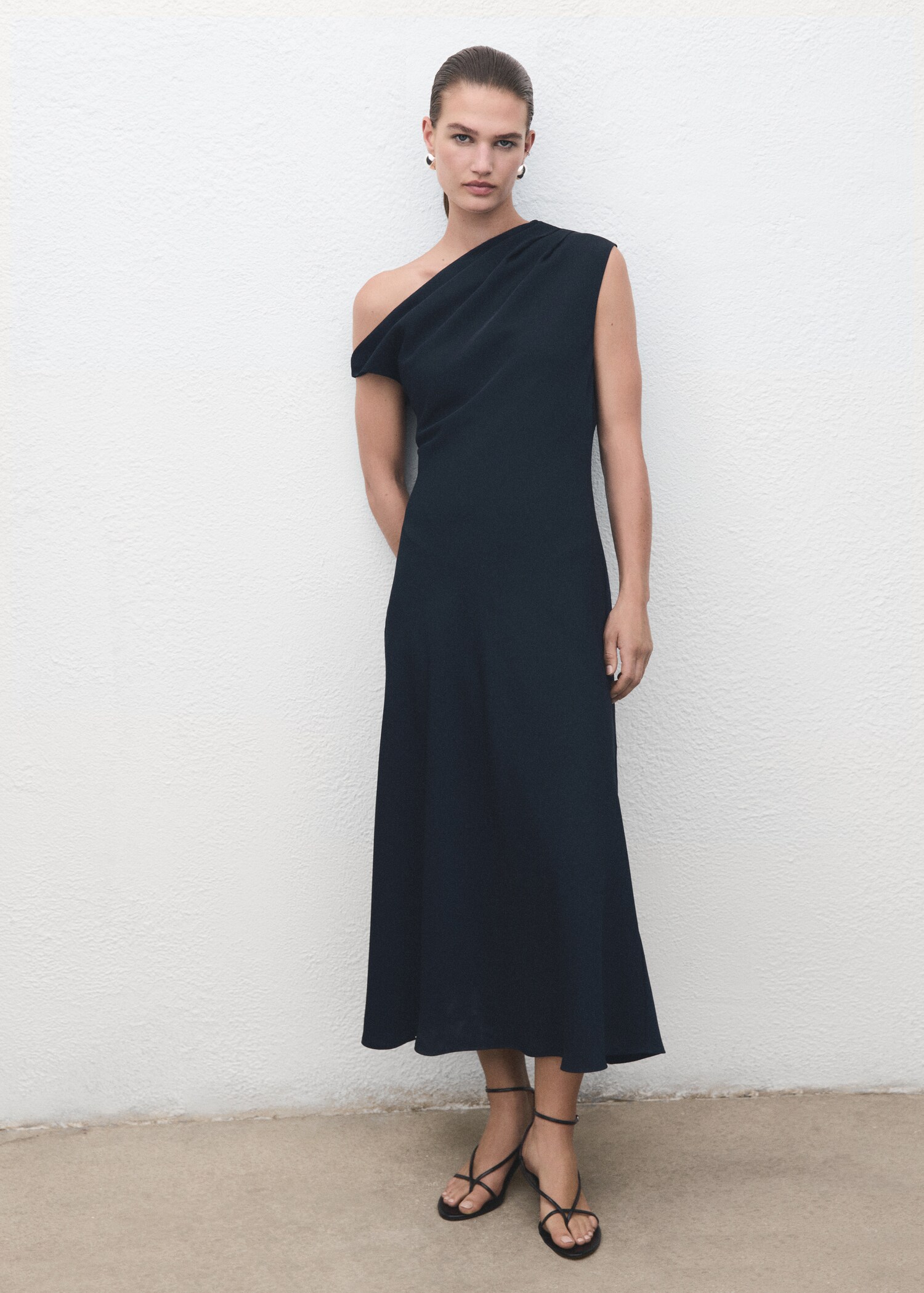 A-line dress with asymmetrical neckline - General plane