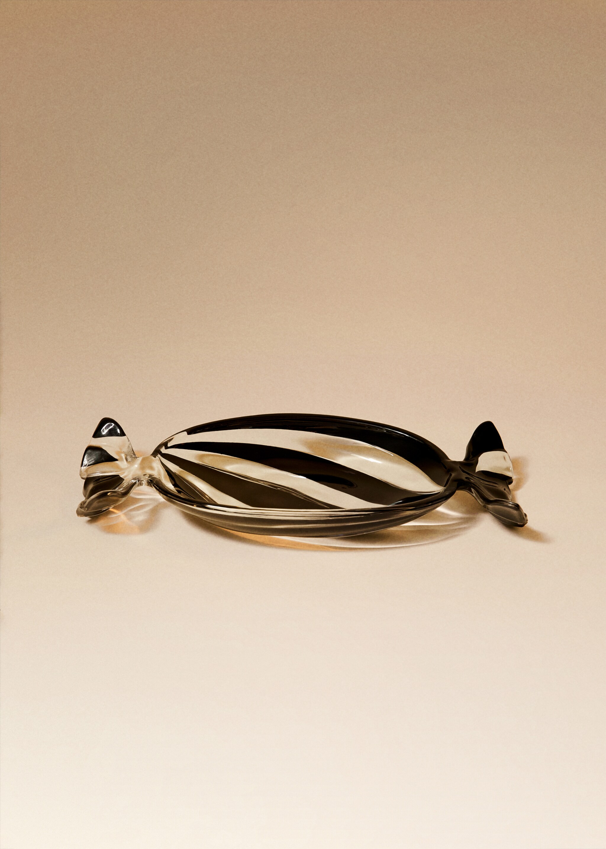 Glass tray with ribbon lines - General plane, Black. Ref: 17047778-00.