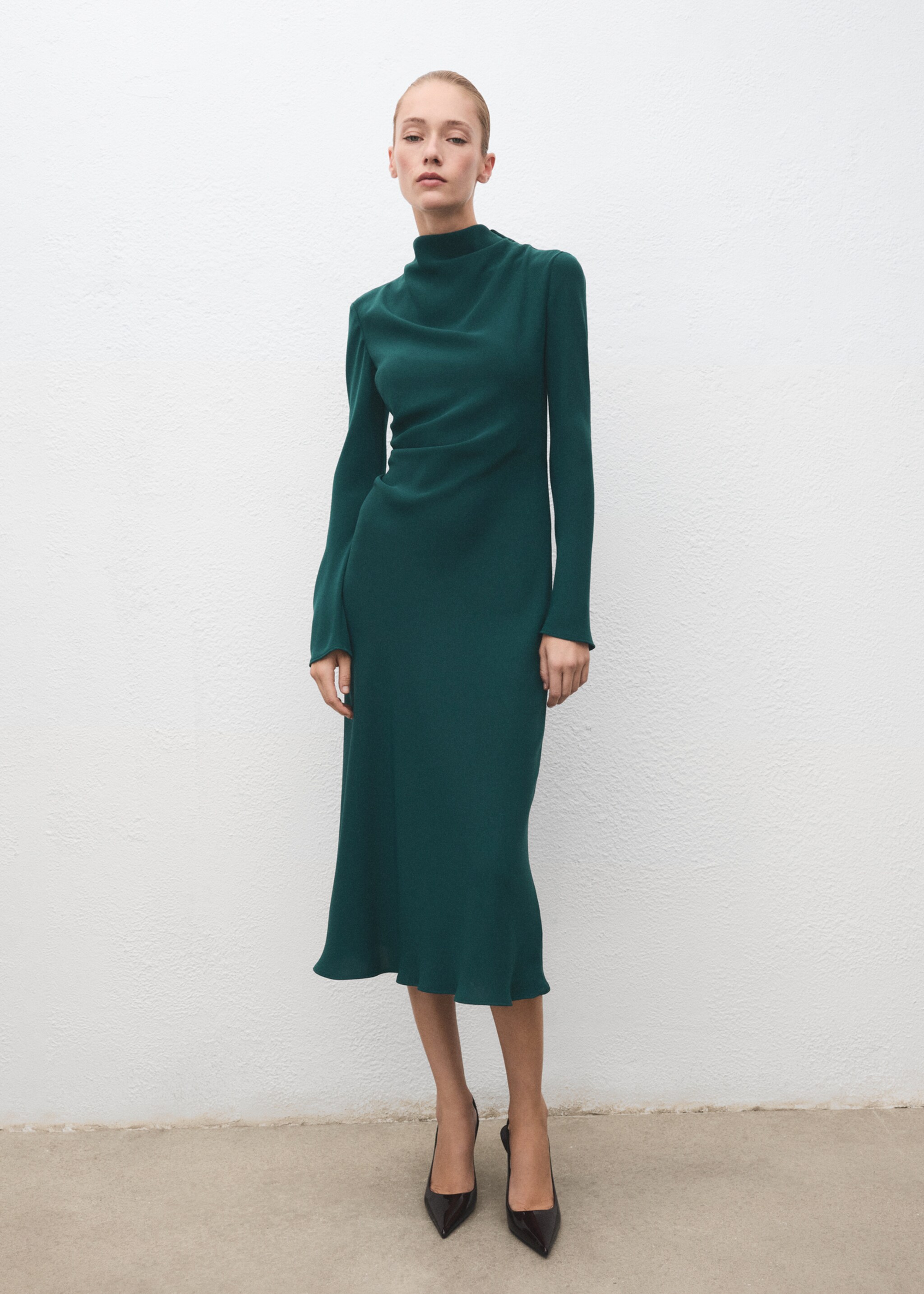 Ruched dress with draped neckline - General plane, Green. Ref: 17047808-00.