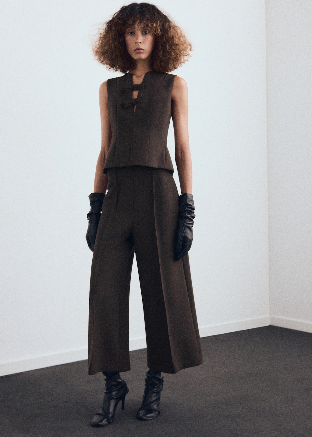 V-neck blouse with bows