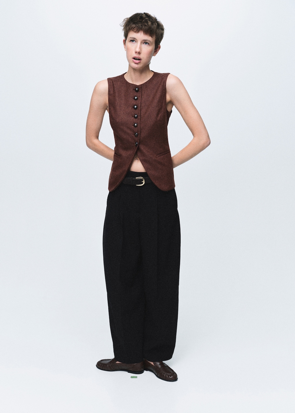 Wool-blend vest with buttons