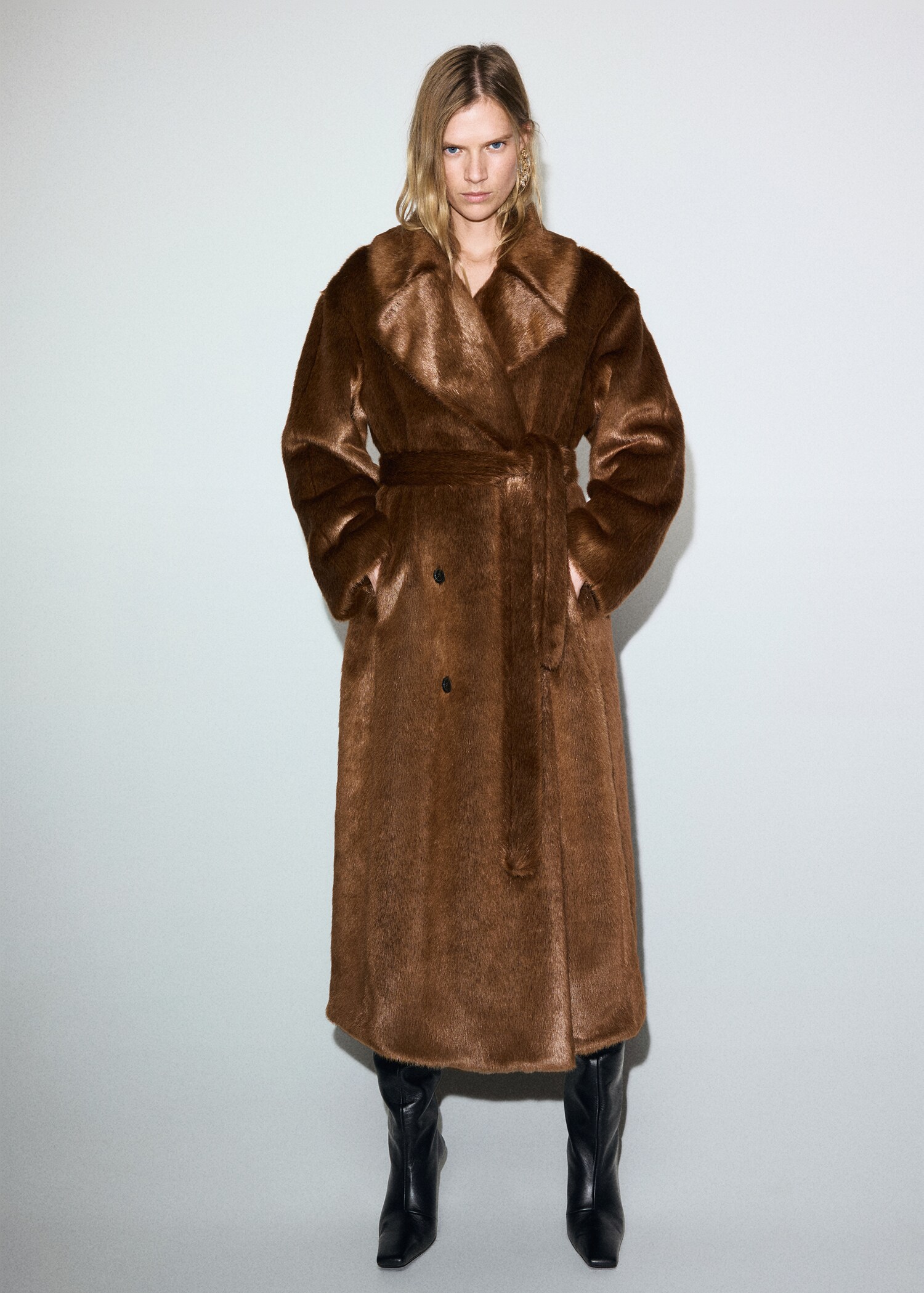 Fur-effect coat with belt - General plane