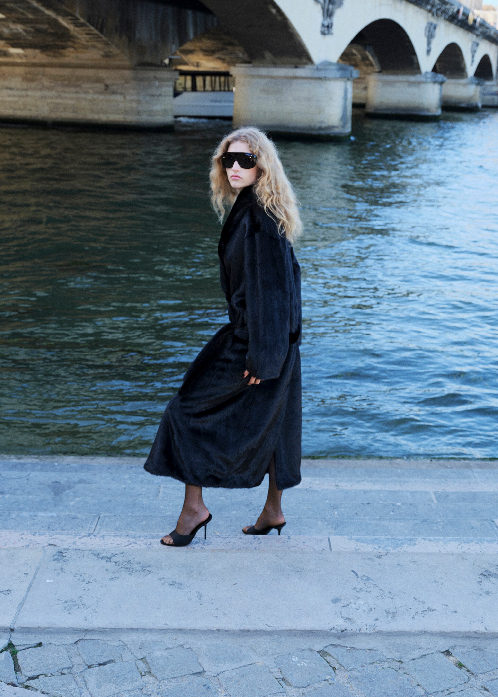 Fur-effect coat with belt - General plane, Black. Ref: 17048271-00.