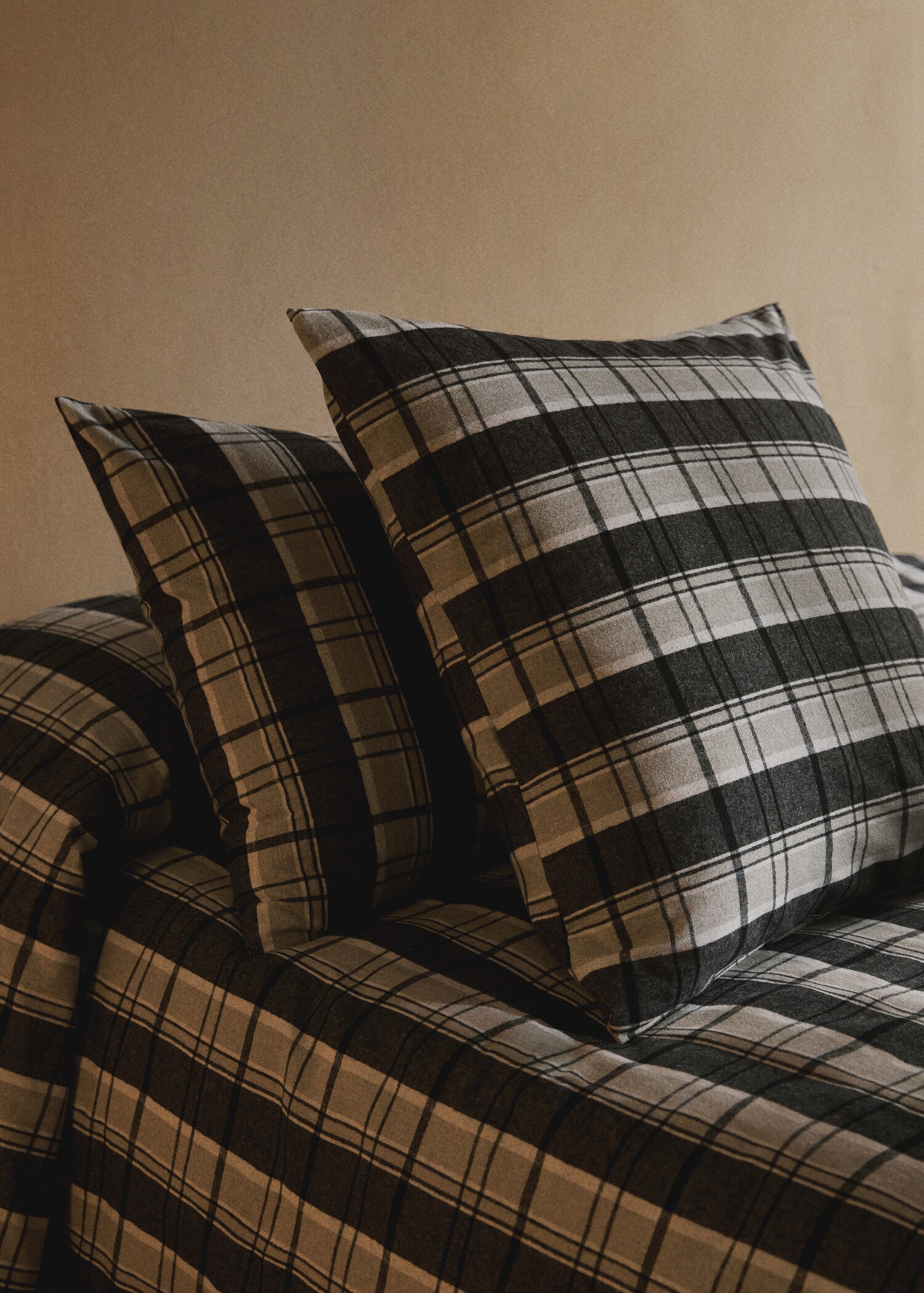 Husă de pernă din flanelă de bumbac, melanj de fire, carouri, 50x75 cm - Plan general