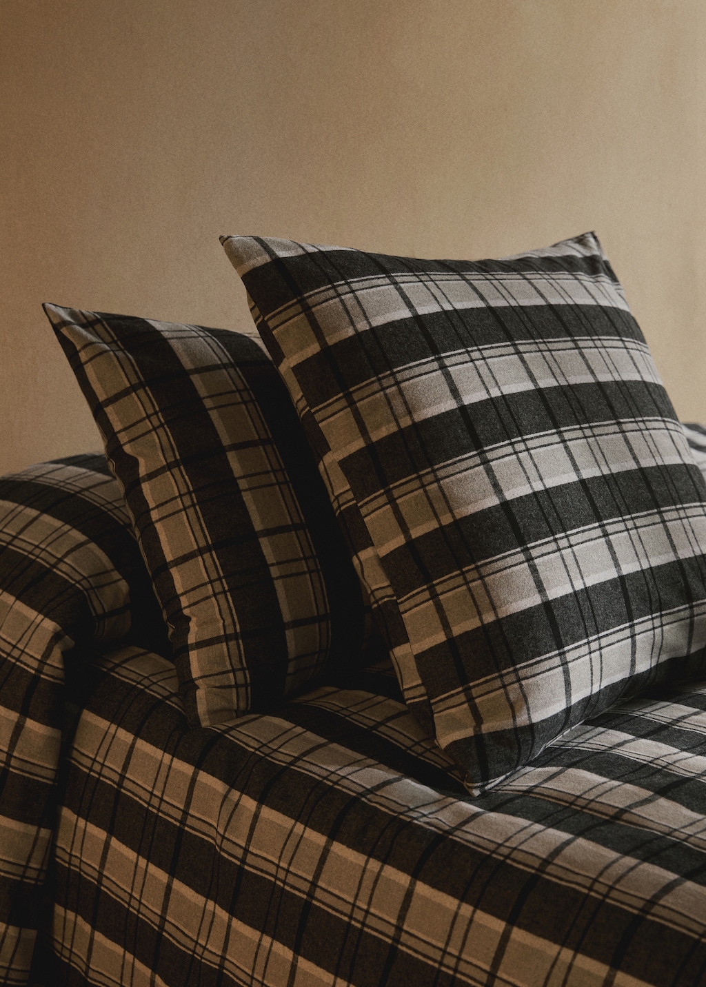 Cotton flannel pillowcase with melange threads and check print 50x75 cm