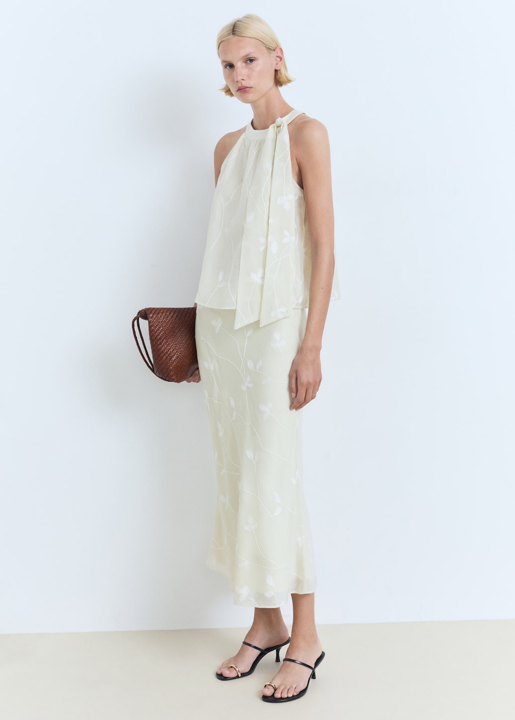 トップス manoko11 Halter-neck top with knot detail - Women | MANGO USA