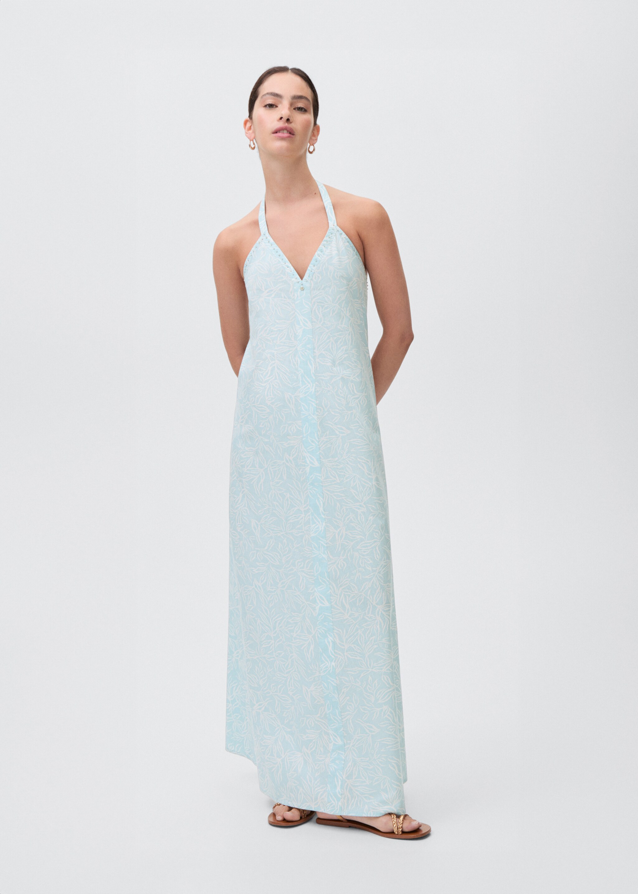 Long beaded dress - General plane