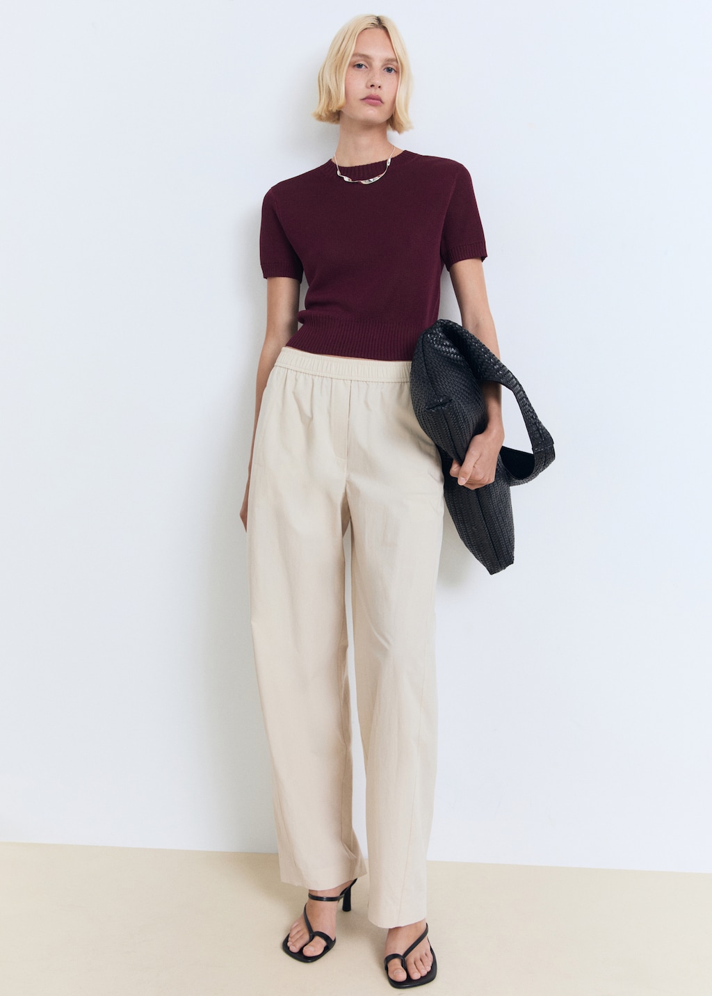 Short-sleeved crop sweater - image 2