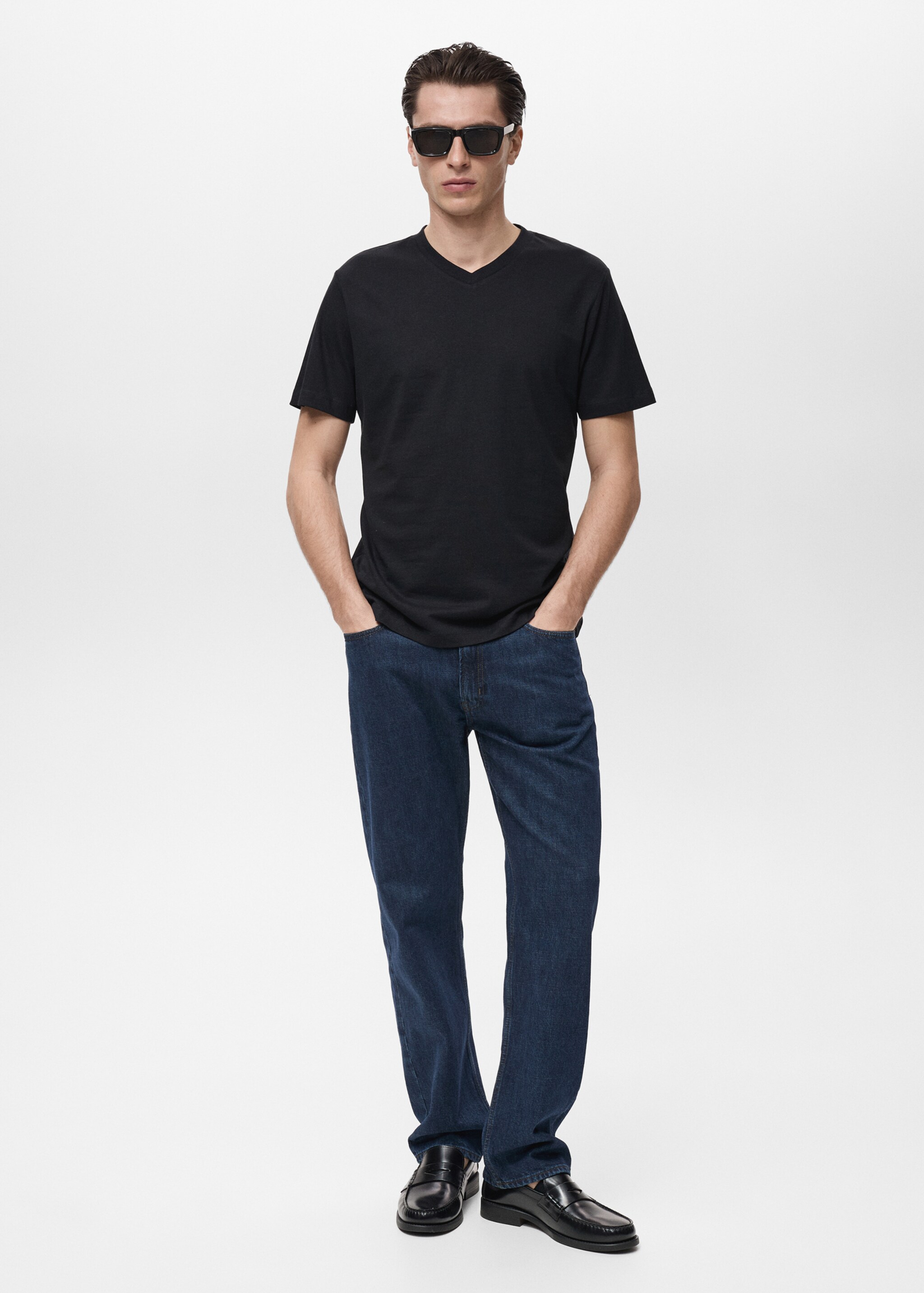 V-neck T-shirt - General plane