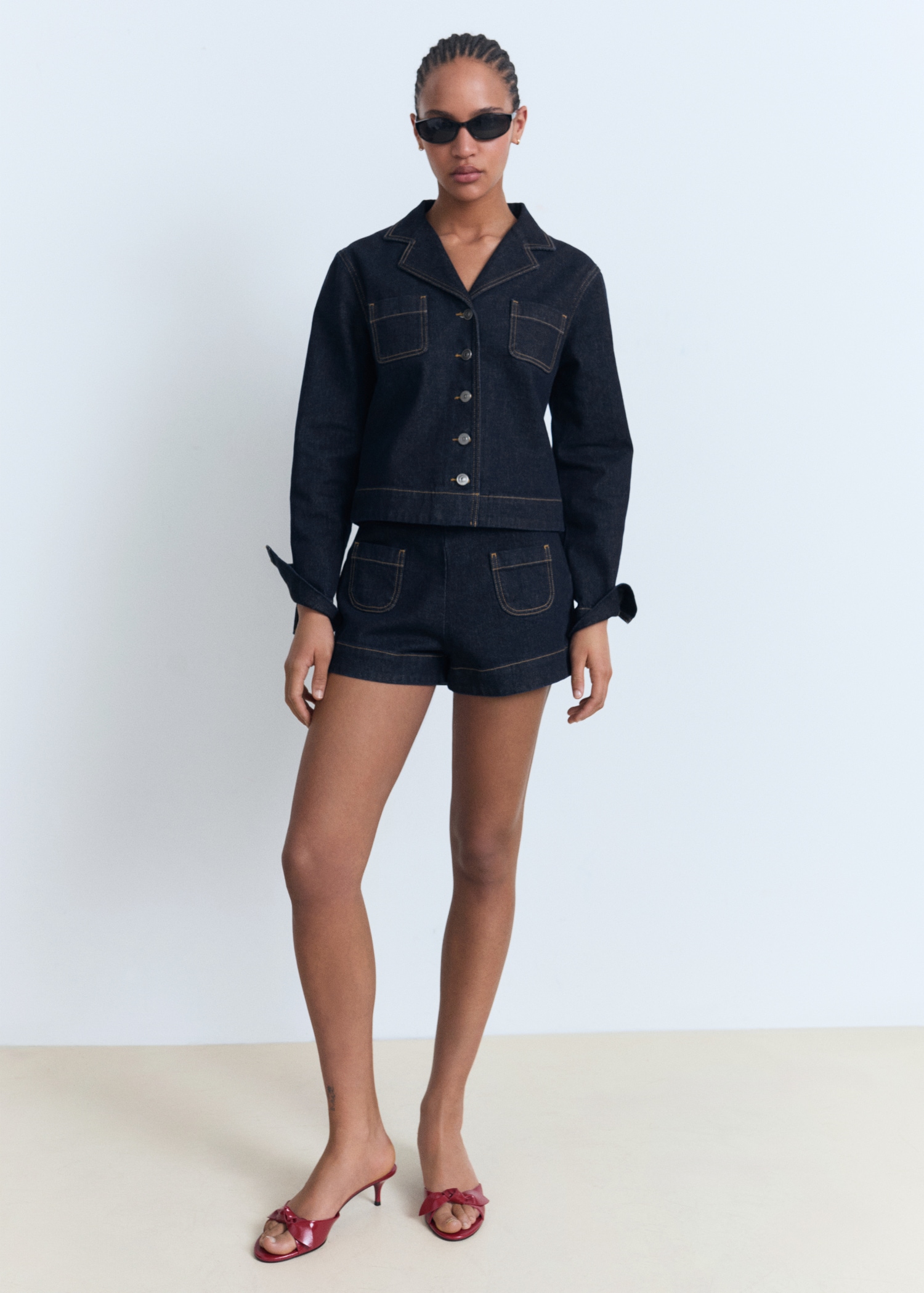 High-Waist Denim-Shorts mit Taschen - Allgemeine Ansicht