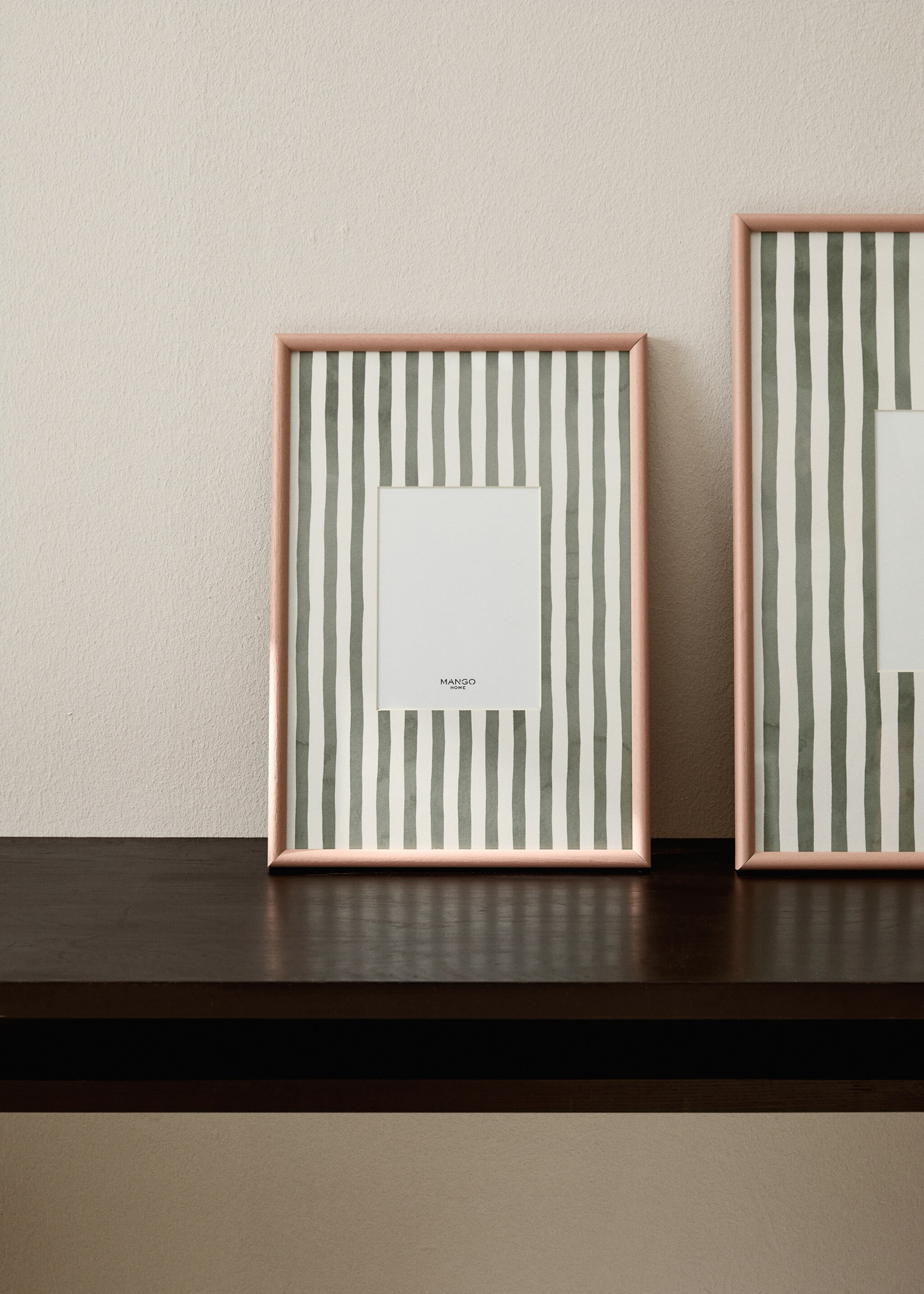 Medium wood frame with lines - General plane, Pastel Pink. Ref: 17051281-00.