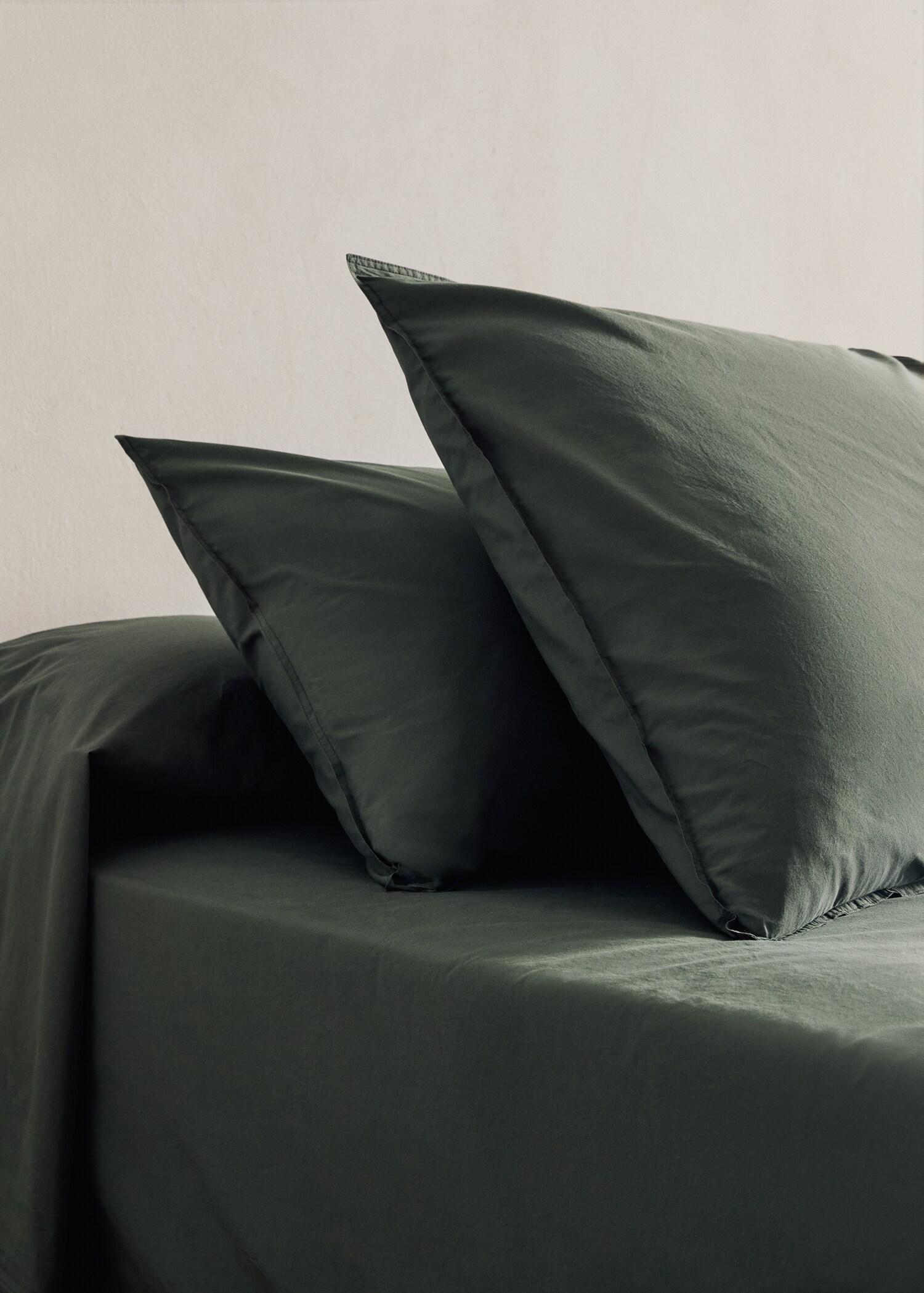 Two cotton poplin pillowcases with double stitching 60x60 cm - General plane