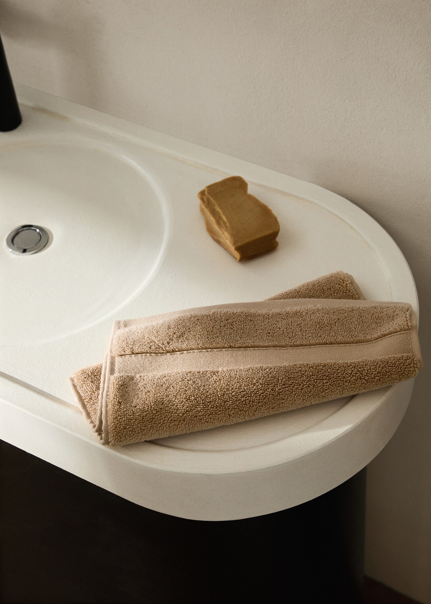 Extra-soft bathroom towel - General plane