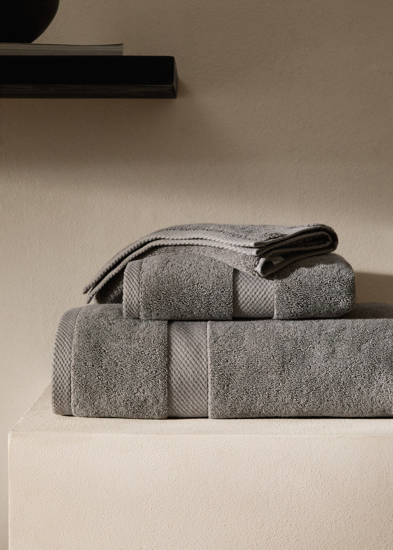 Extra-soft cotton hand towel - General plane