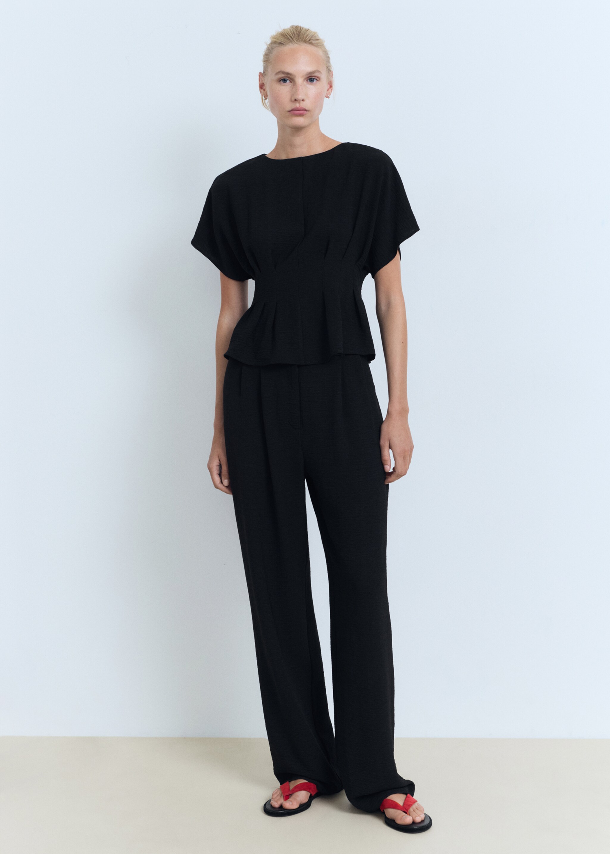 Short-sleeved peplum blouse - General plane